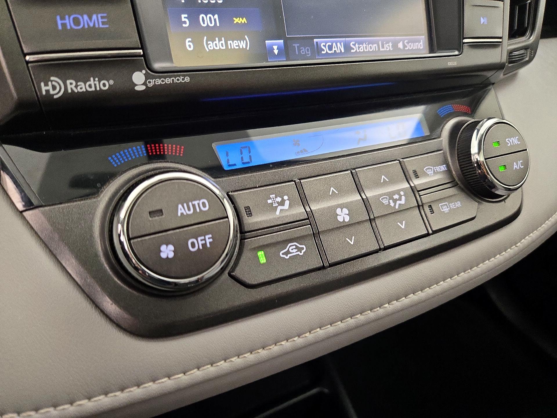 Thumbnail: 2015 Toyota RAV4 - 16