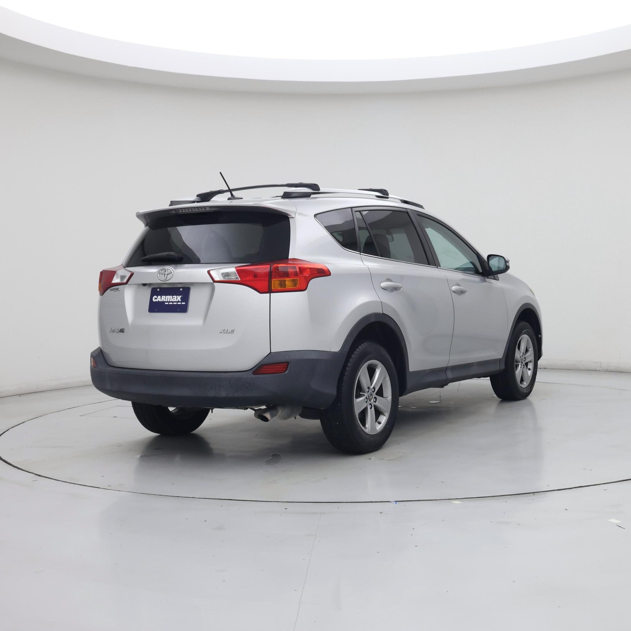 Thumbnail: 2015 Toyota RAV4 - 8