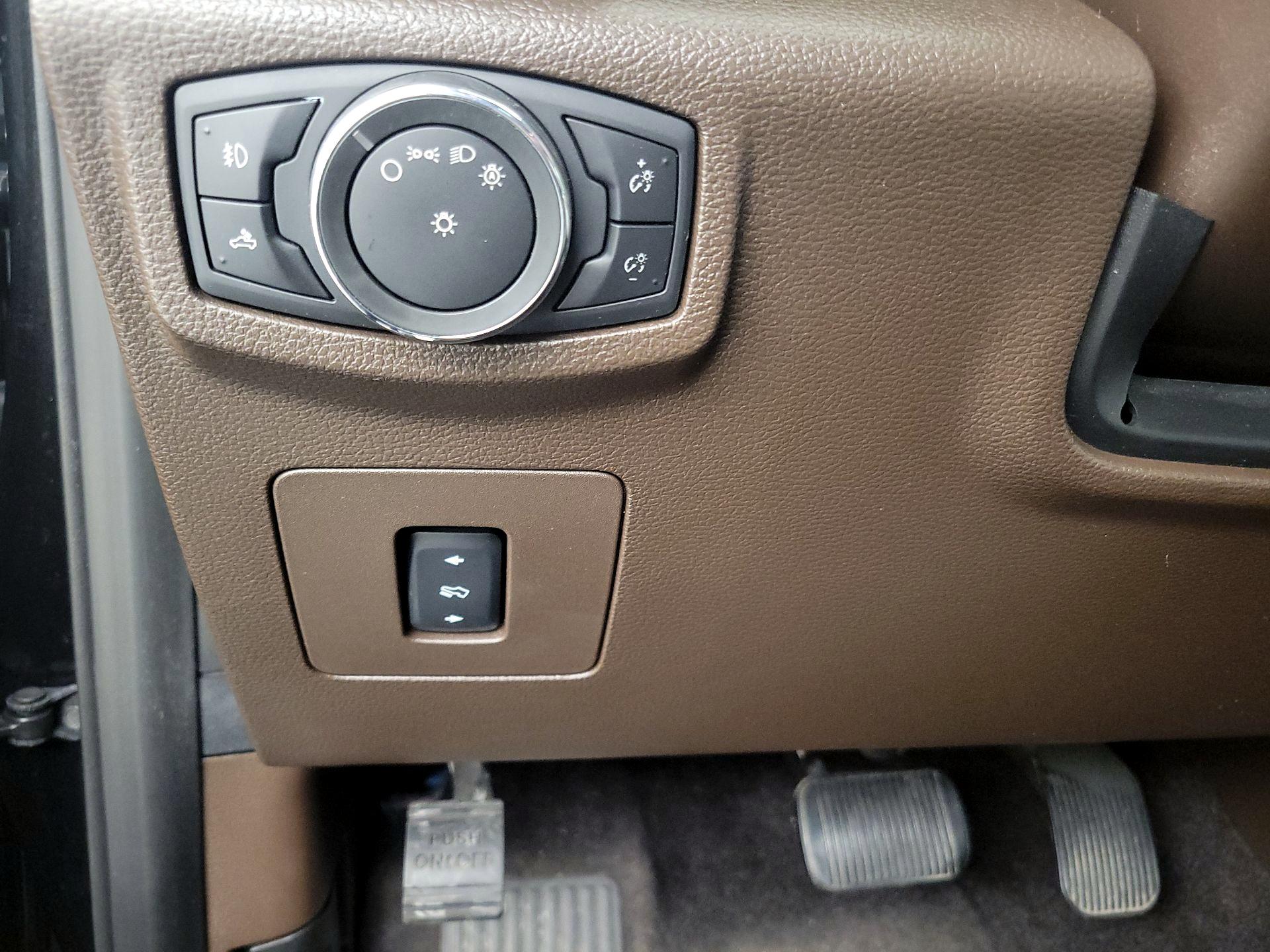 Thumbnail: 2015 Ford F-150 - 13