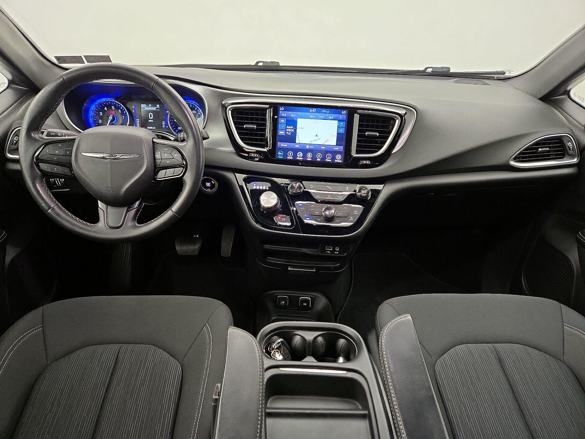 Thumbnail: 2019 Chrysler Pacifica - 9