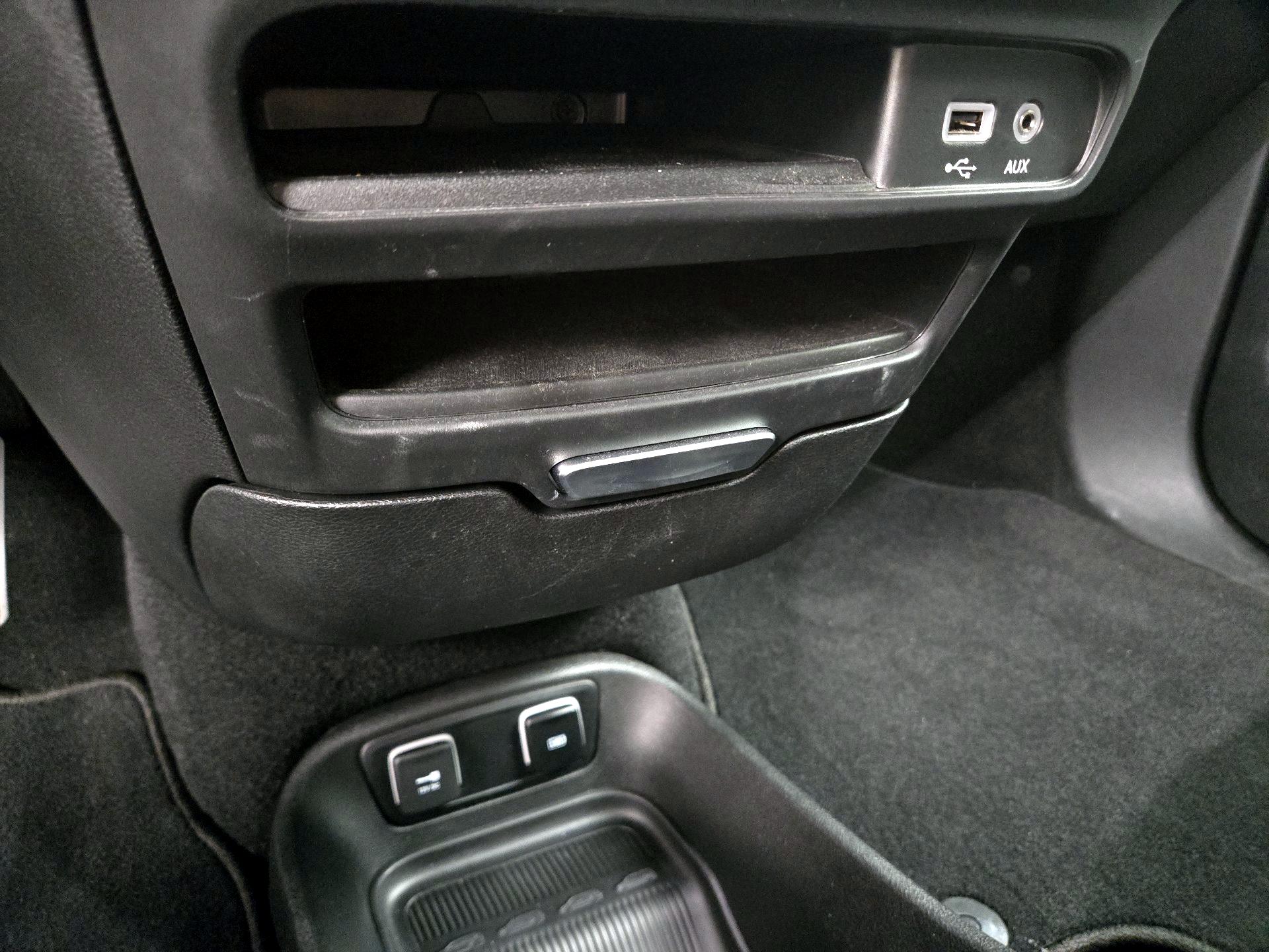Thumbnail: 2019 Chrysler Pacifica - 19