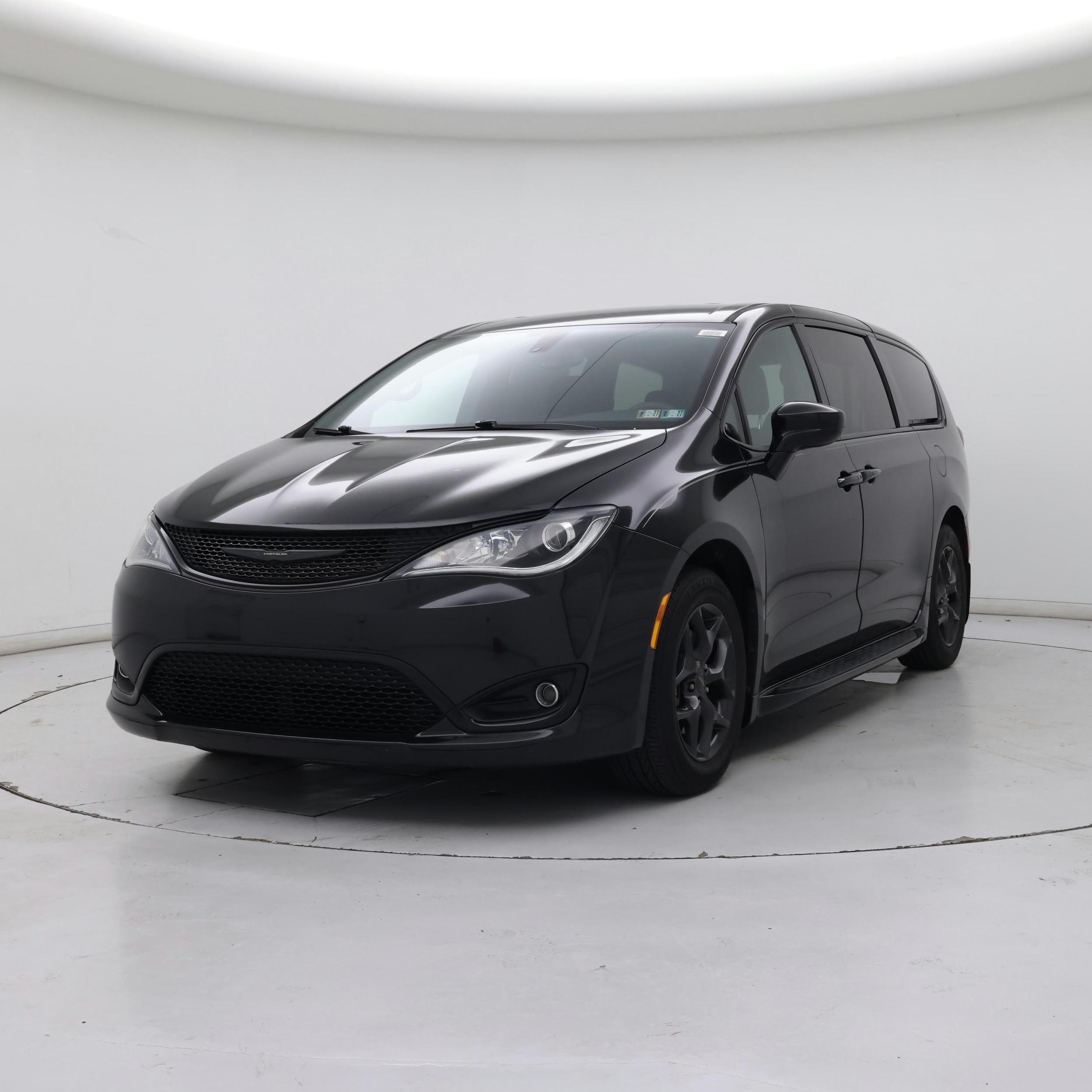 Thumbnail: 2019 Chrysler Pacifica - 4