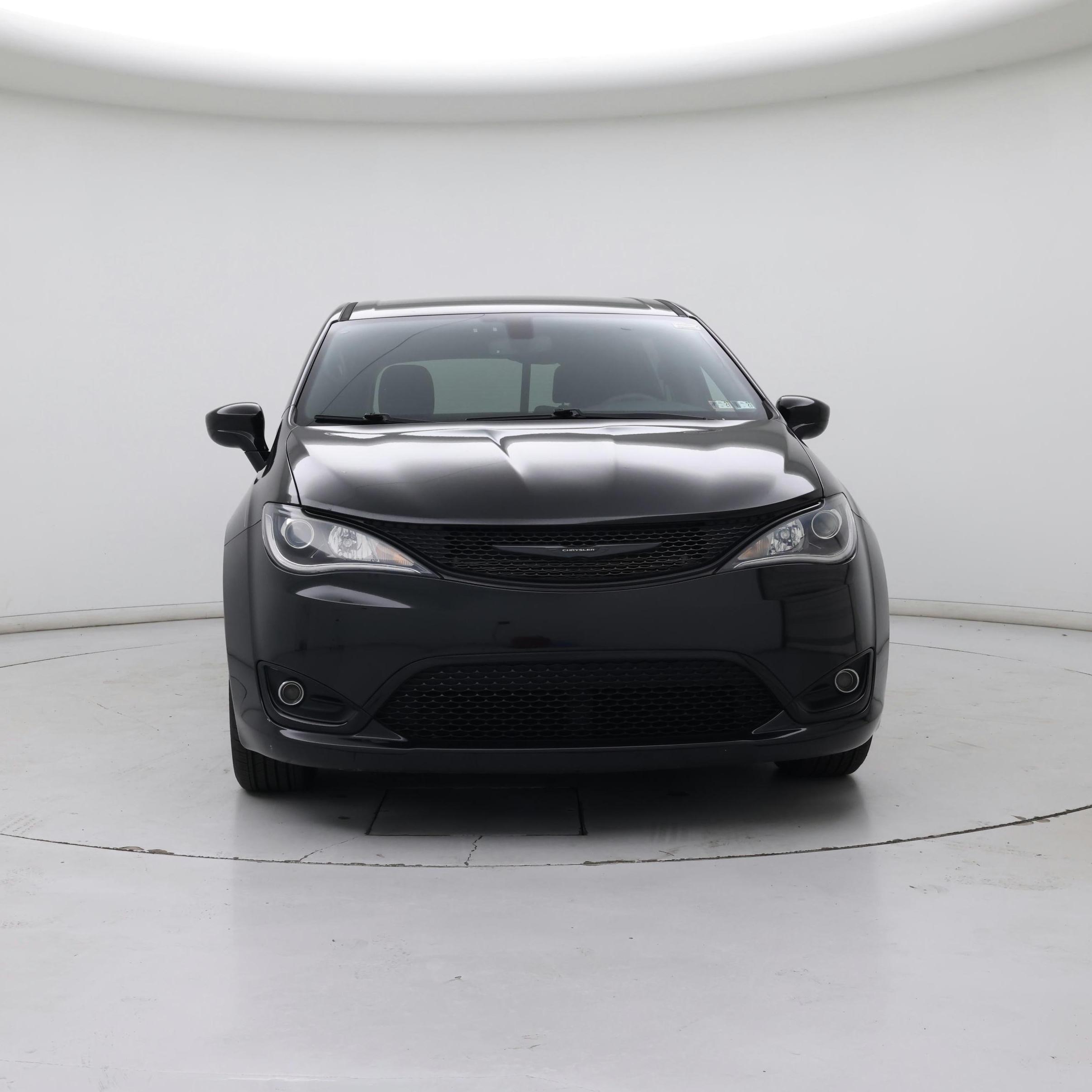 Thumbnail: 2019 Chrysler Pacifica - 5