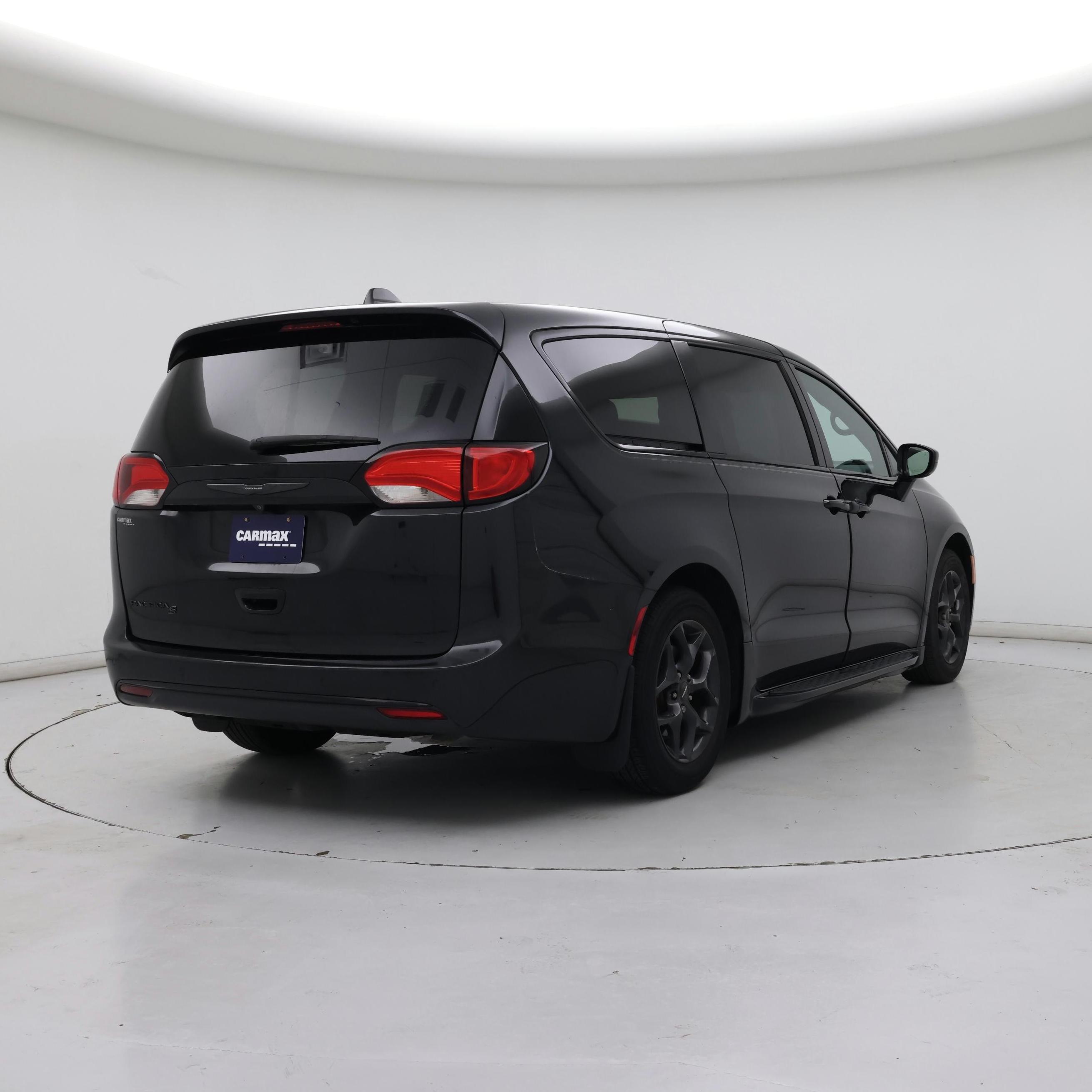 Thumbnail: 2019 Chrysler Pacifica - 8