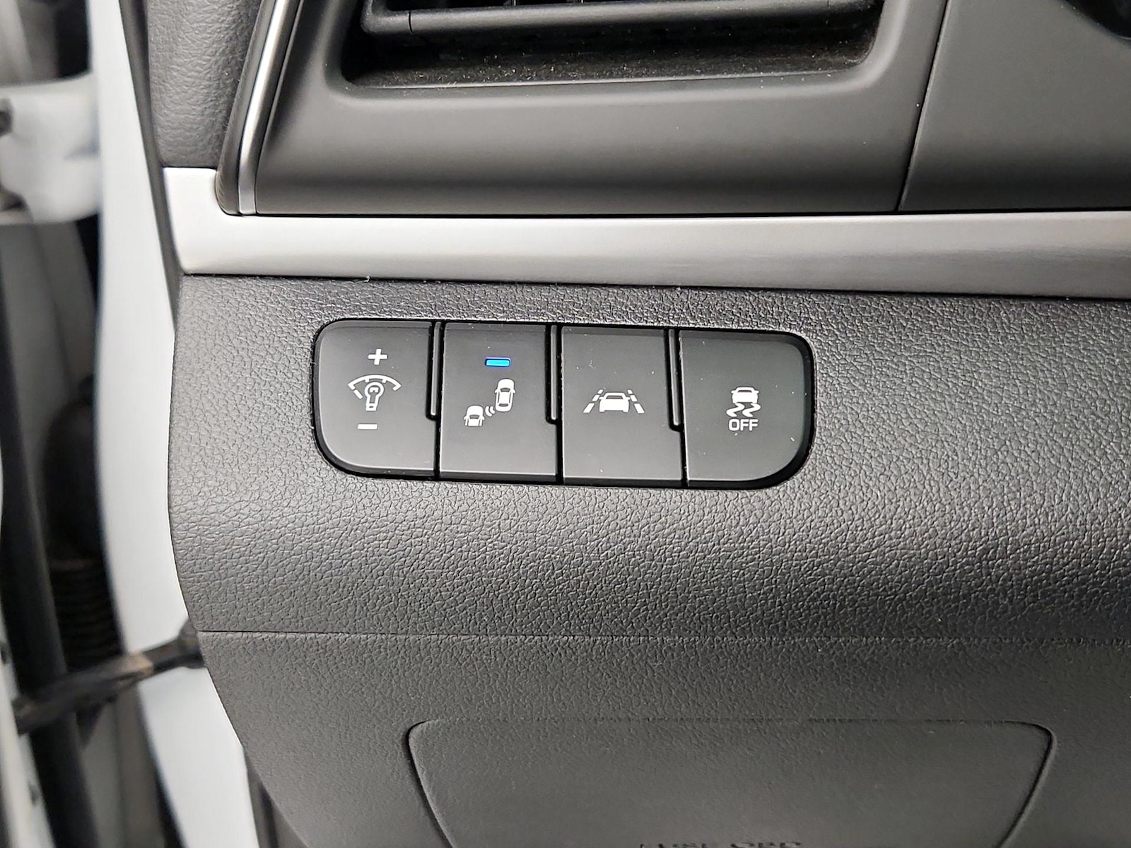 2020 Hyundai Elantra SEL - Photo 14