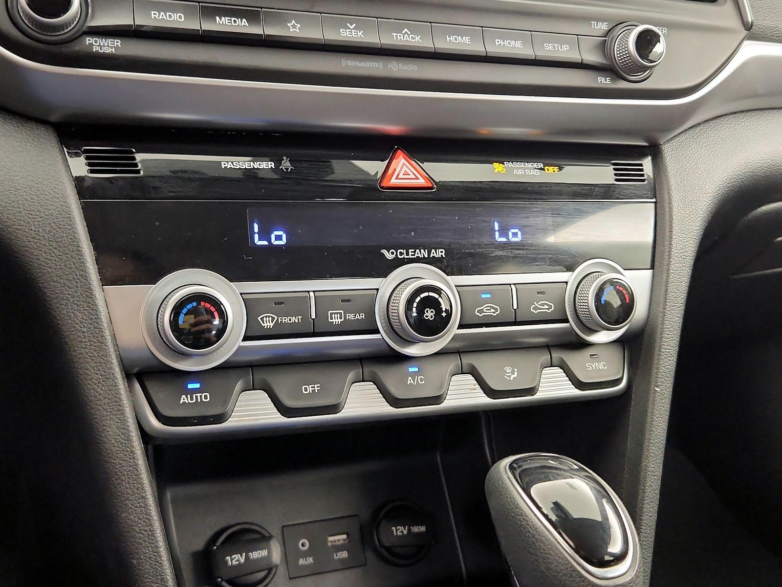 2020 Hyundai Elantra SEL - Photo 17