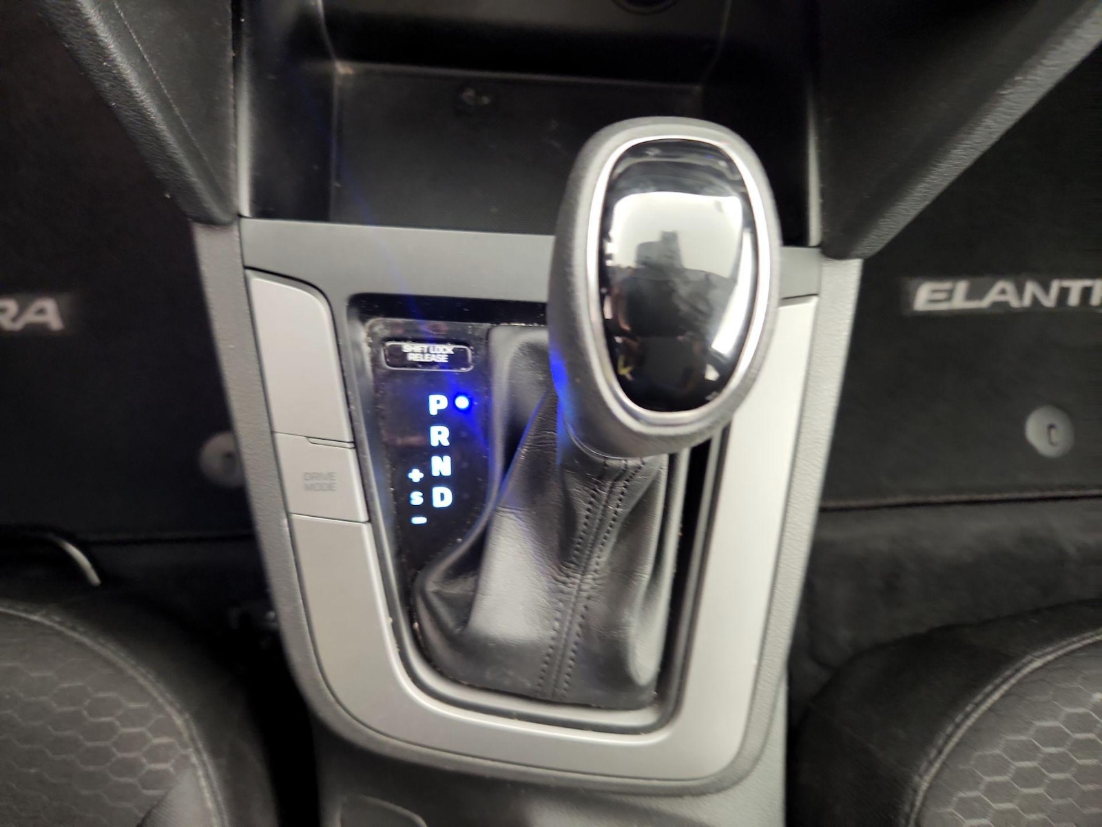 2020 Hyundai Elantra SEL - Photo 18