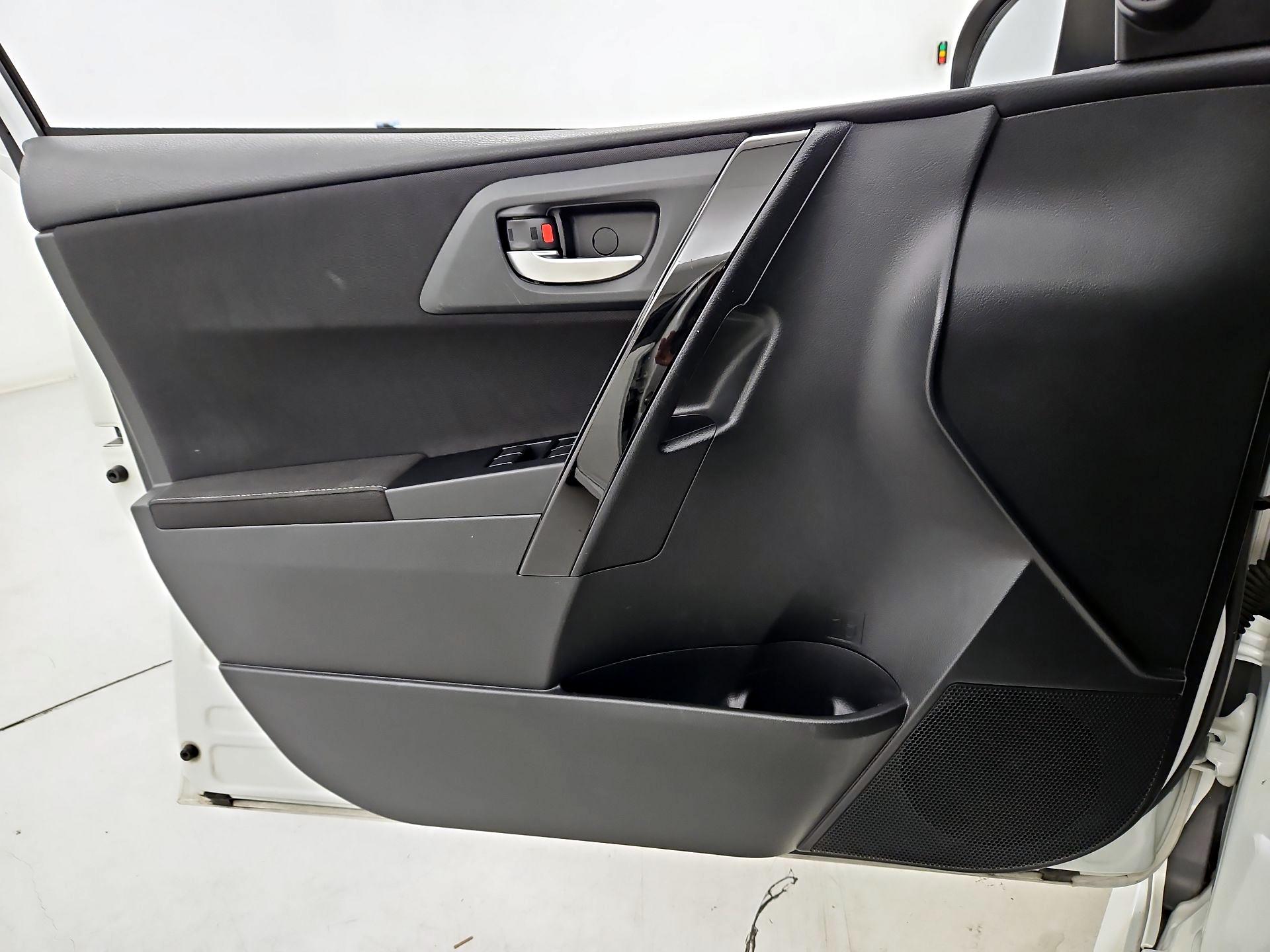 Thumbnail: 2018 Toyota Corolla iM - 12