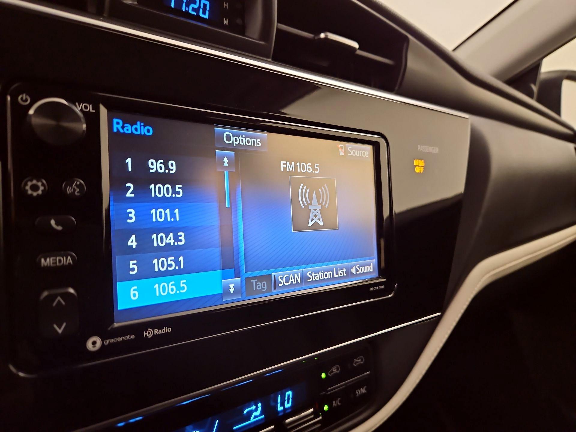 Thumbnail: 2018 Toyota Corolla iM - 15