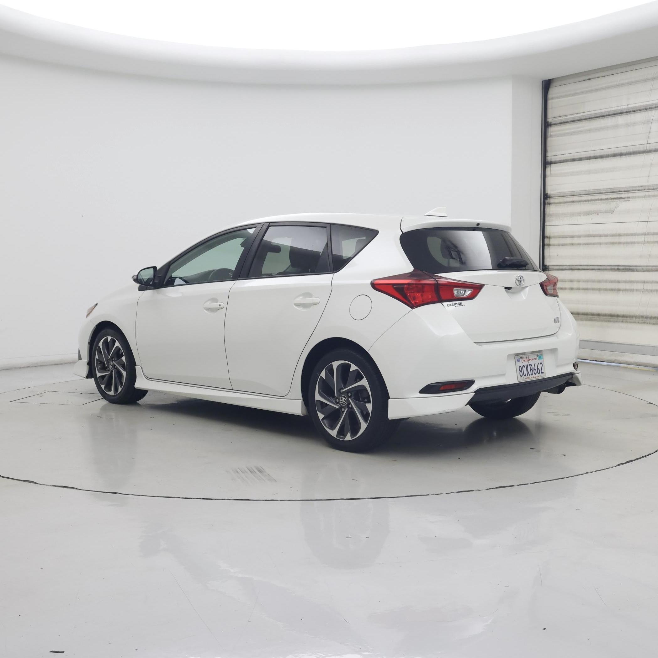 Thumbnail: 2018 Toyota Corolla iM - 2