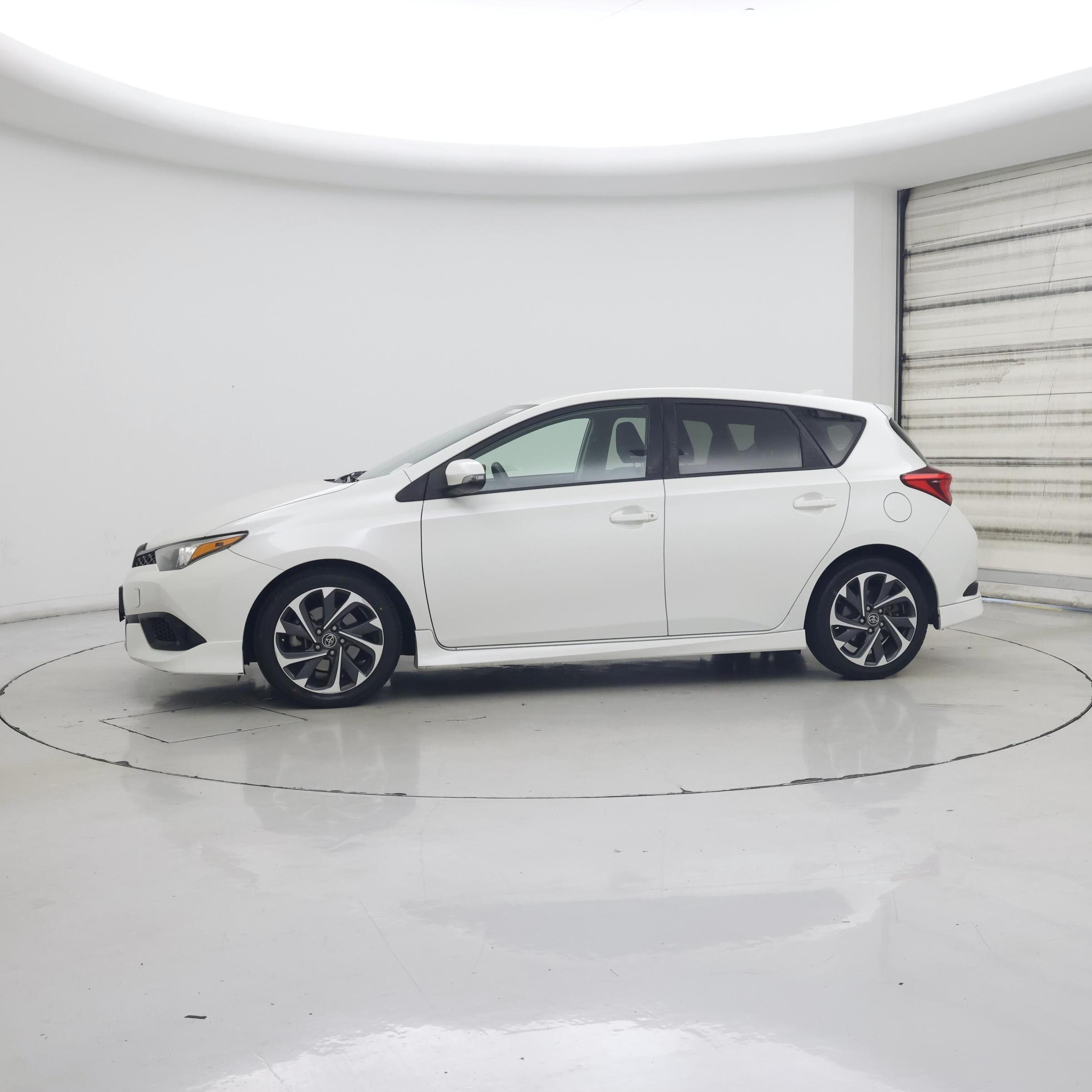 Thumbnail: 2018 Toyota Corolla iM - 3