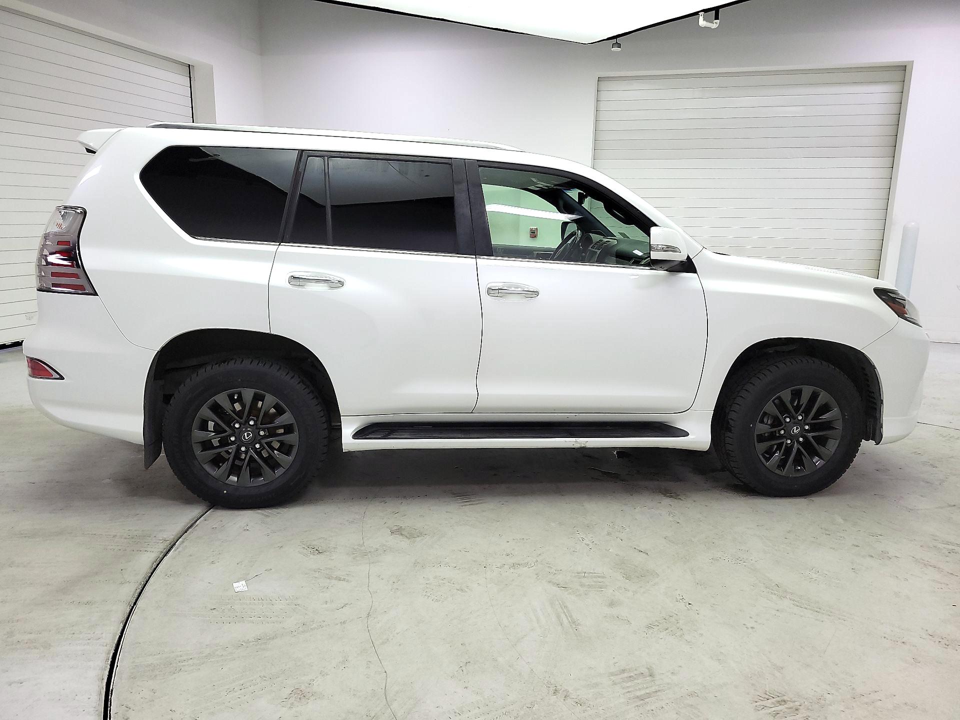 Thumbnail: 2020 Lexus GX - 4