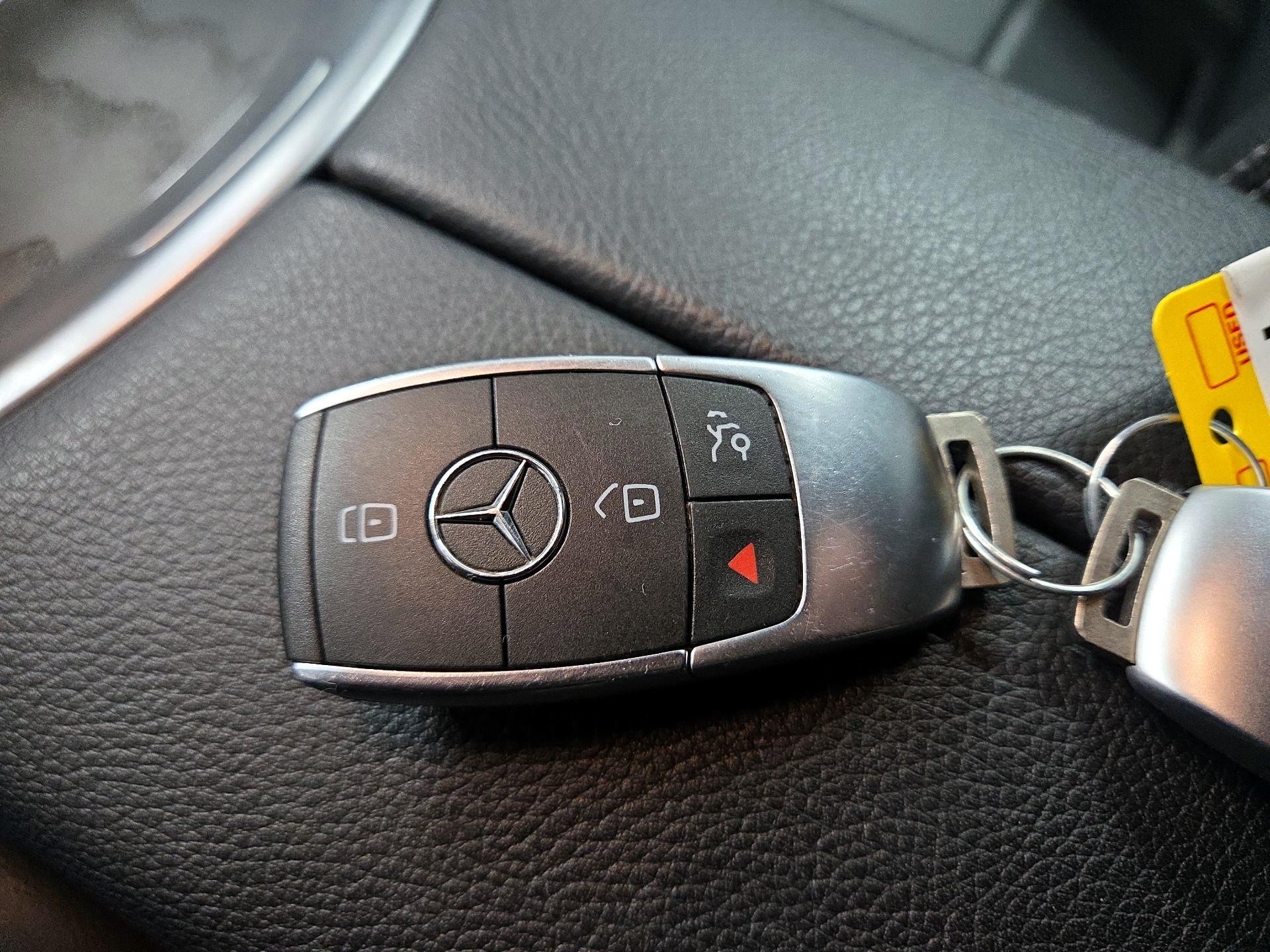 Thumbnail: 2021 Mercedes-Benz GLC - 18