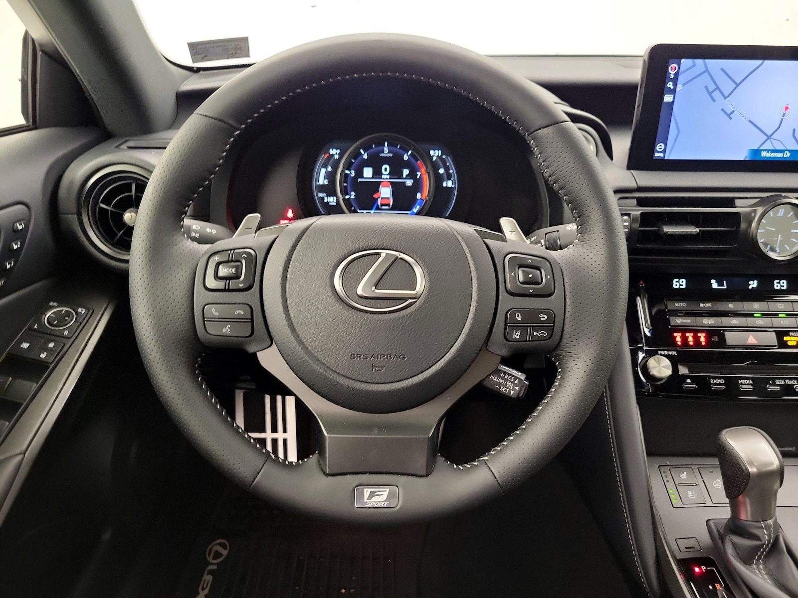 2025 Lexus IS 350 F SPORT - Photo 11