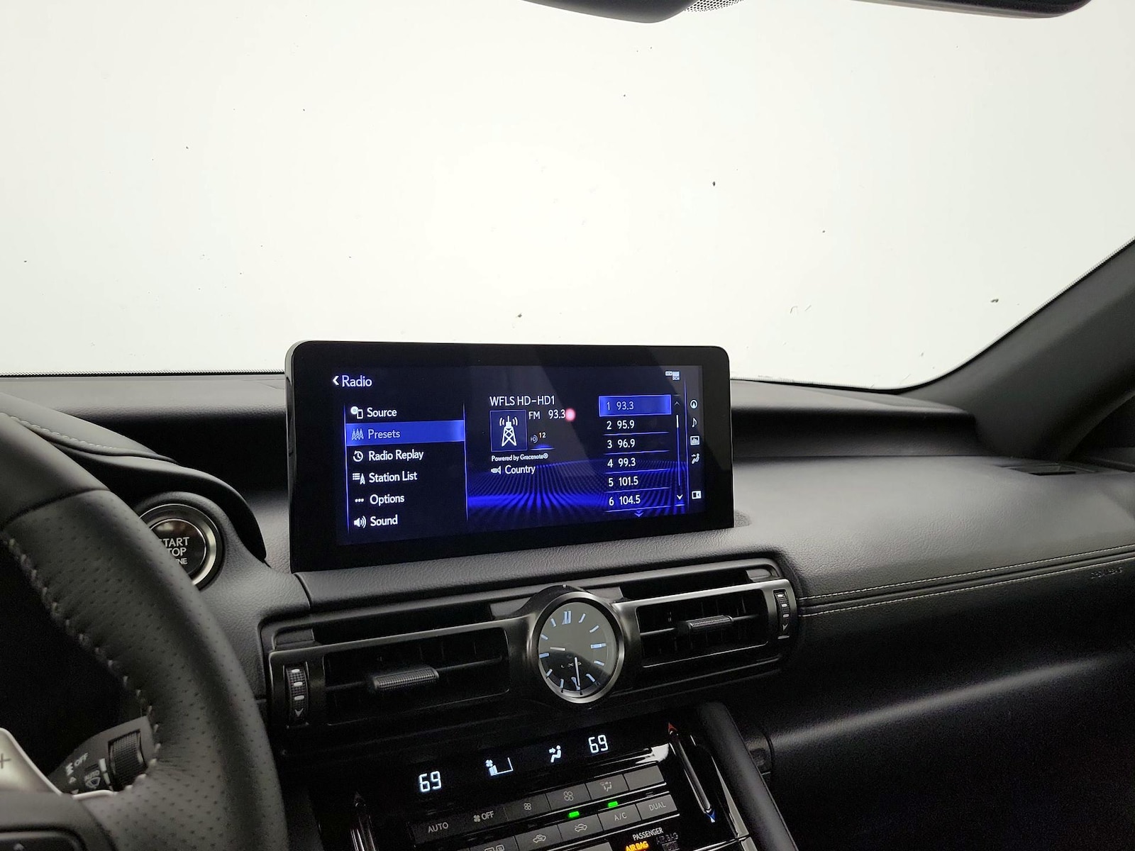 2025 Lexus IS 350 F SPORT - Photo 17