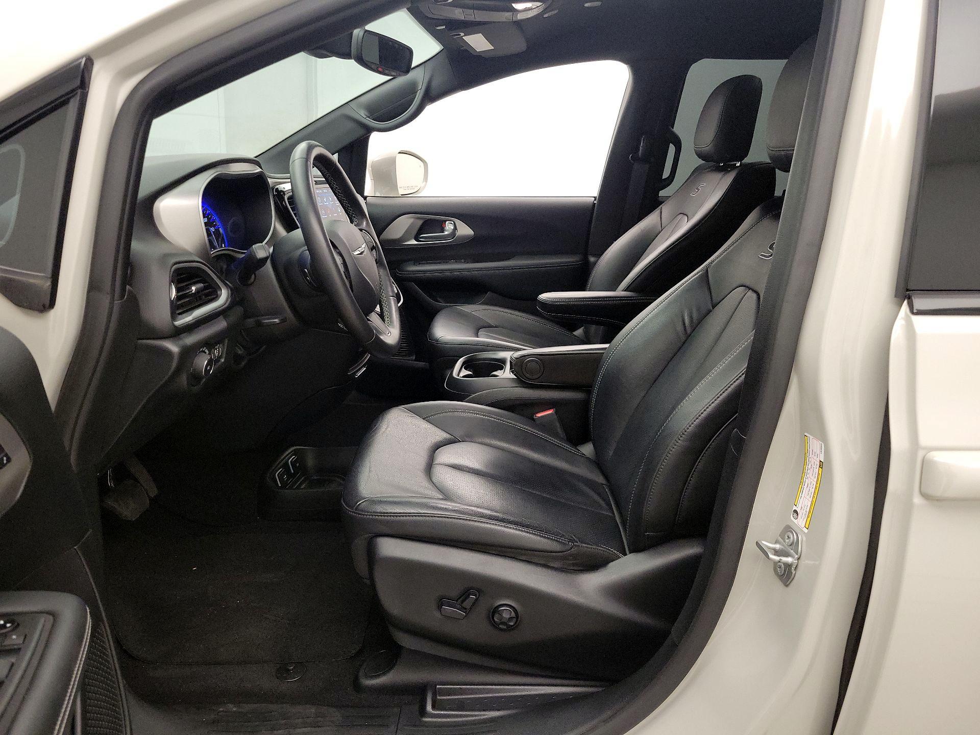 Thumbnail: 2020 Chrysler Pacifica - 11