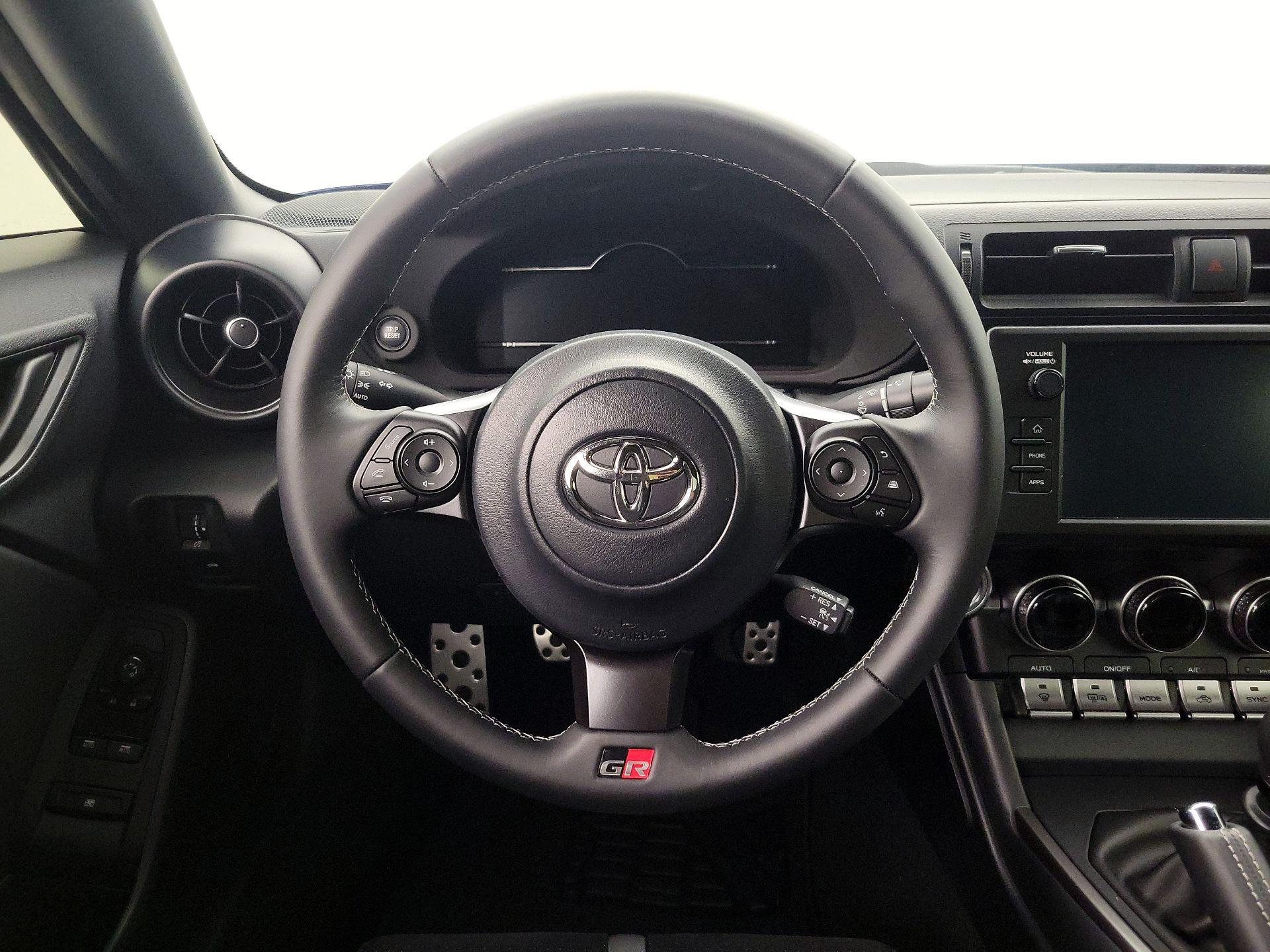 Thumbnail: 2025 Toyota GR86 - 10