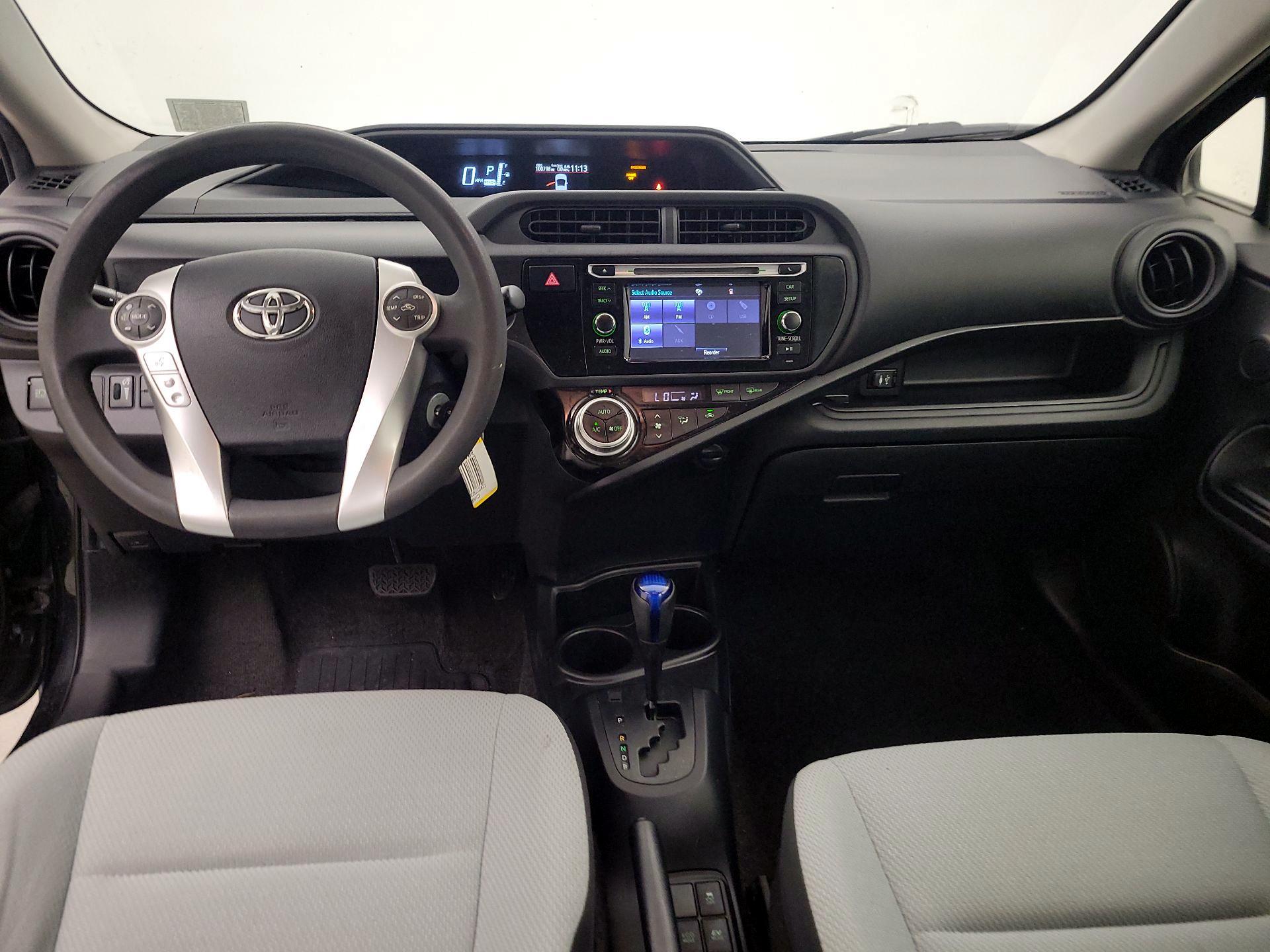 Thumbnail: 2017 Toyota Prius c - 9