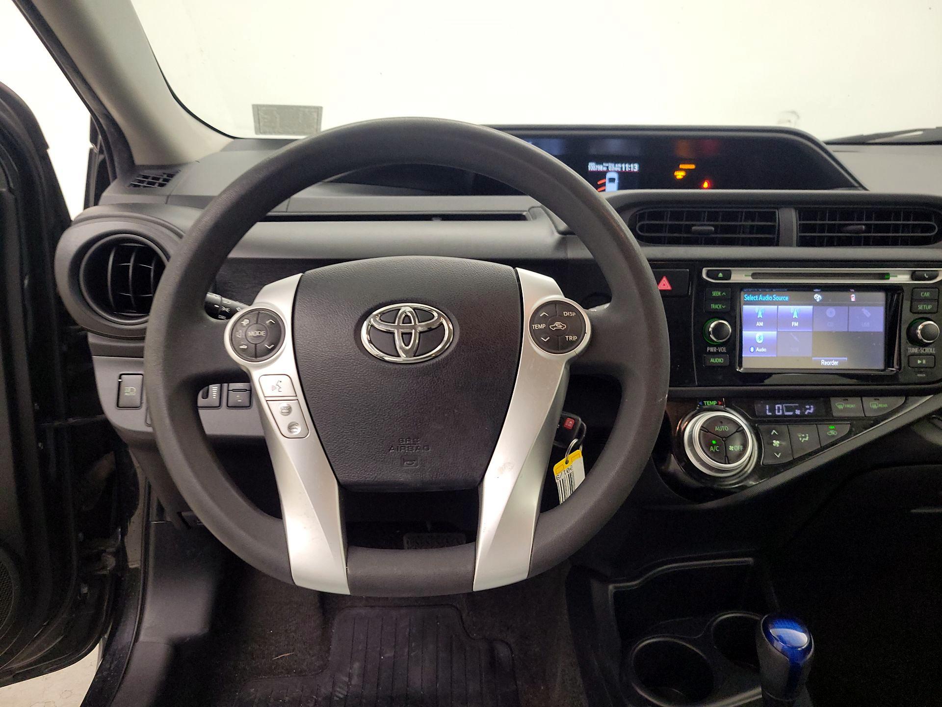 Thumbnail: 2017 Toyota Prius c - 10