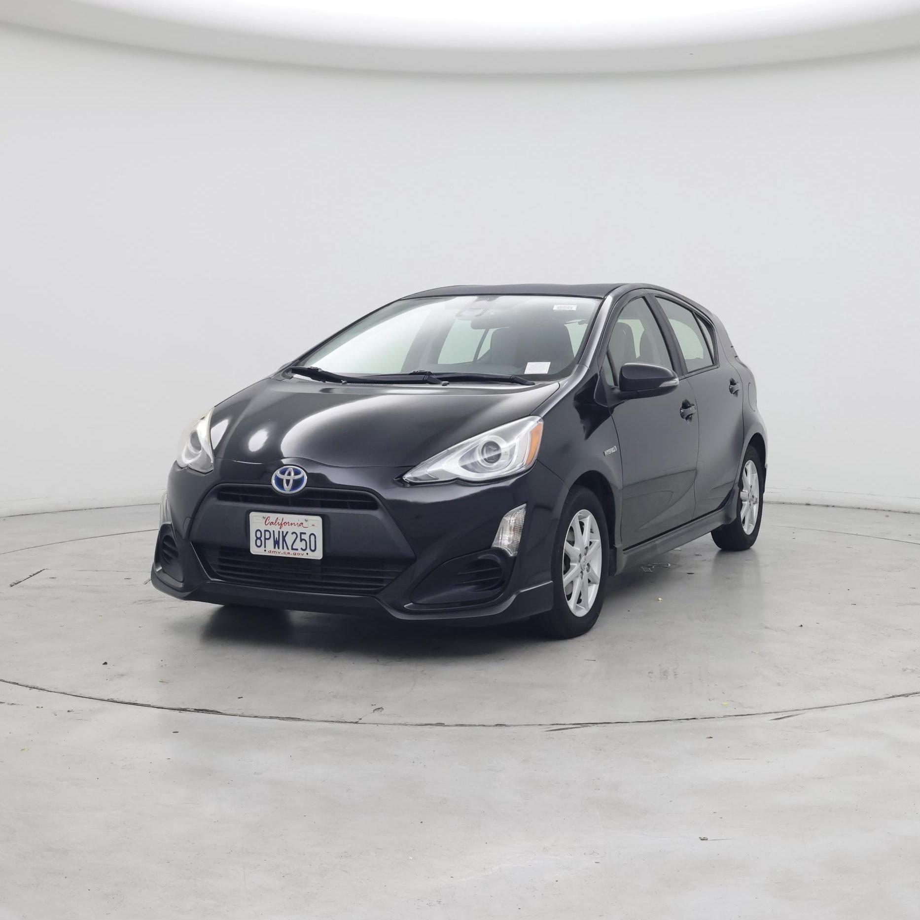 Thumbnail: 2017 Toyota Prius c - 4
