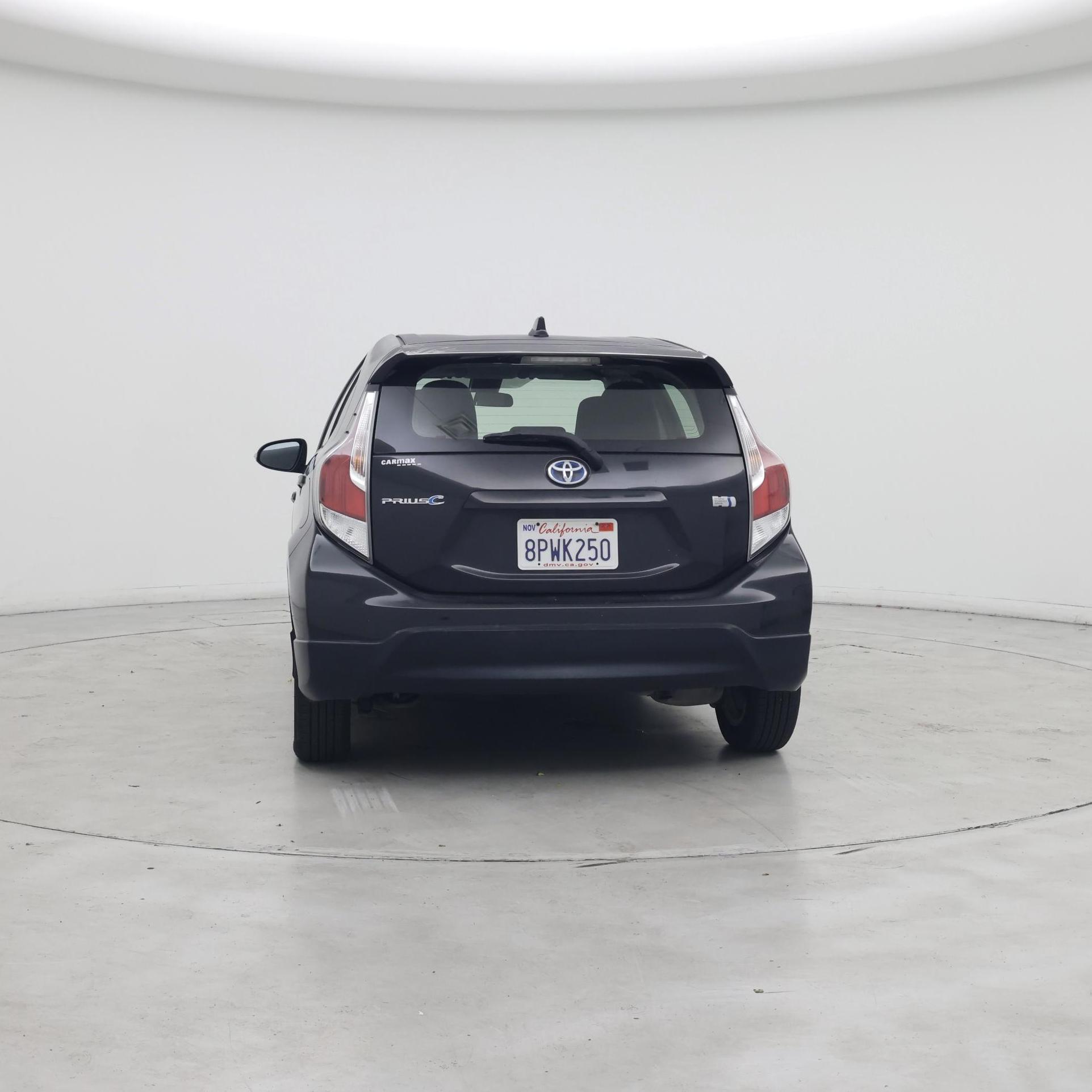 Thumbnail: 2017 Toyota Prius c - 6