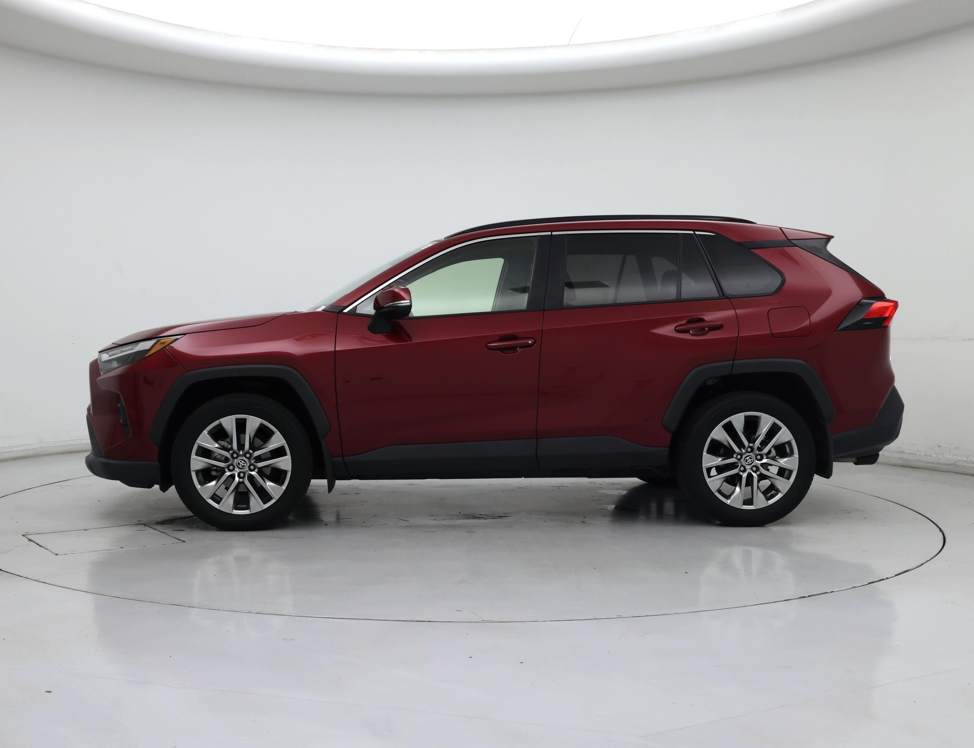 Thumbnail: 2022 Toyota RAV4 - 3