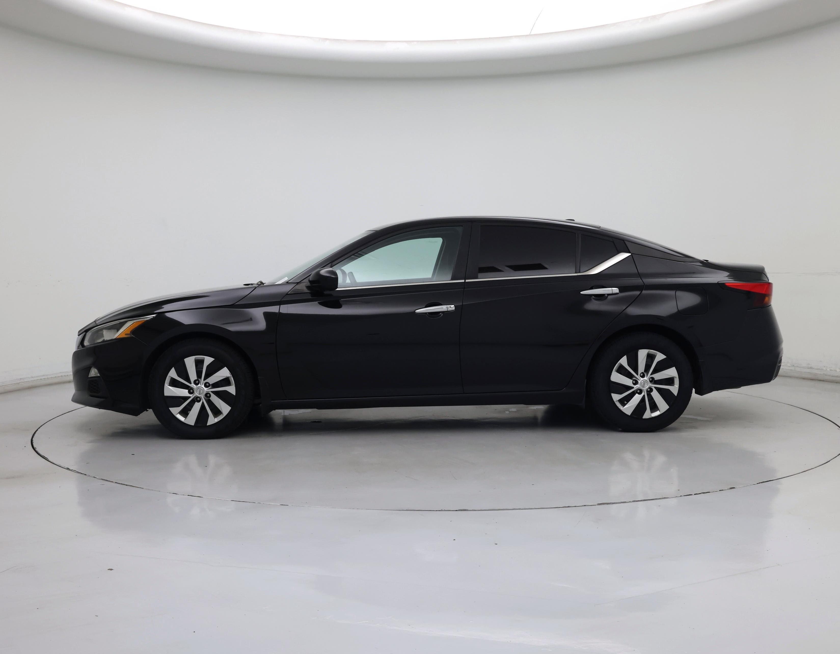 Thumbnail: 2019 Nissan Altima - 3