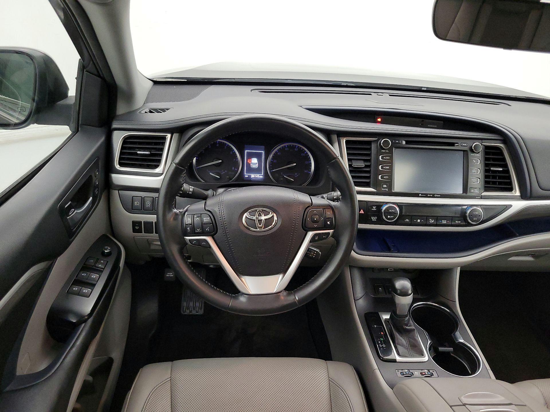 Thumbnail: 2018 Toyota Highlander - 10