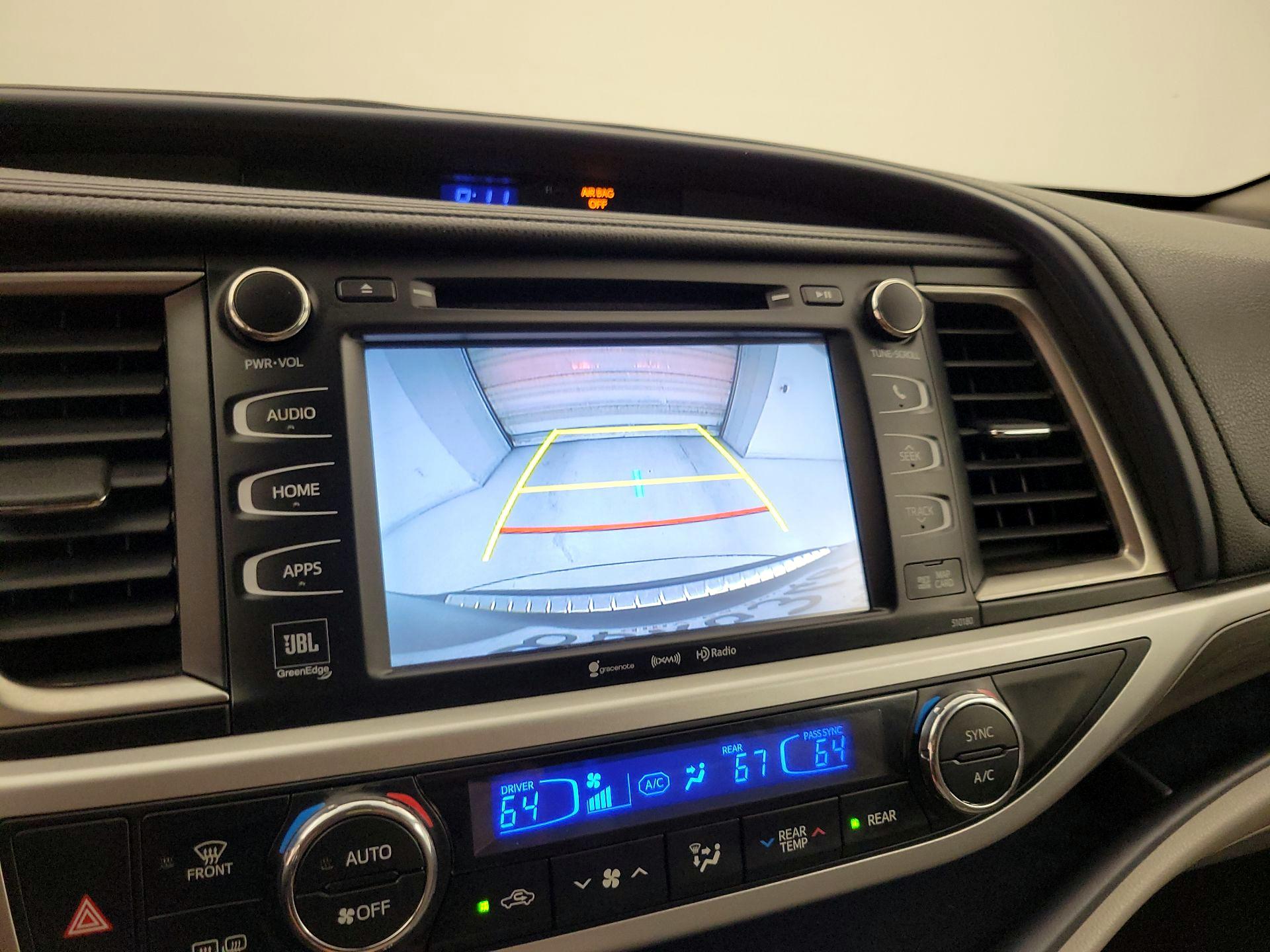 Thumbnail: 2018 Toyota Highlander - 15