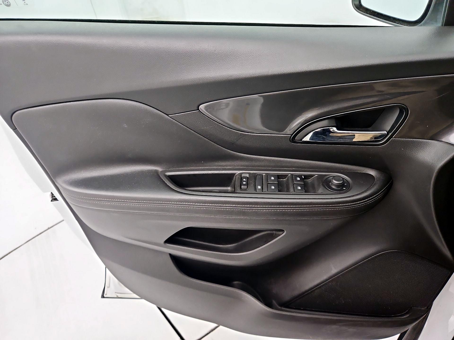 Thumbnail: 2018 Buick Encore - 12
