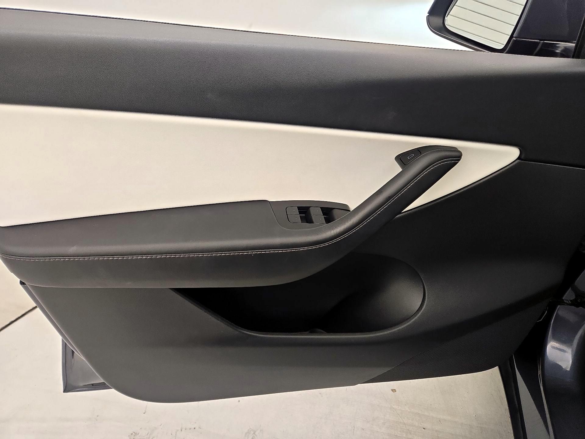Thumbnail: 2022 Tesla Model Y - 12