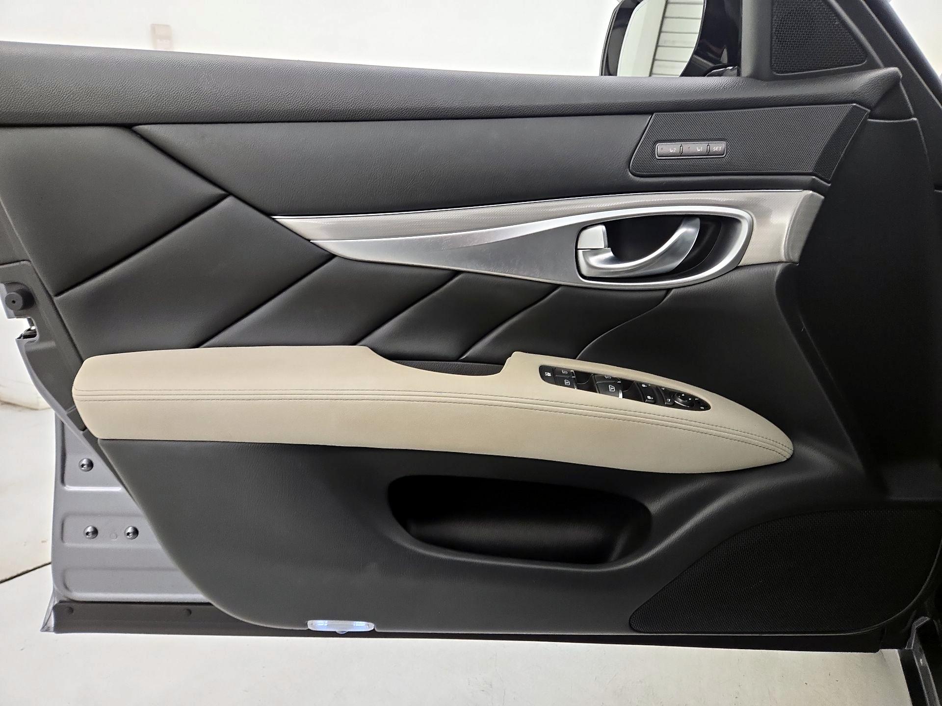 Thumbnail: 2018 INFINITI Q70 - 12