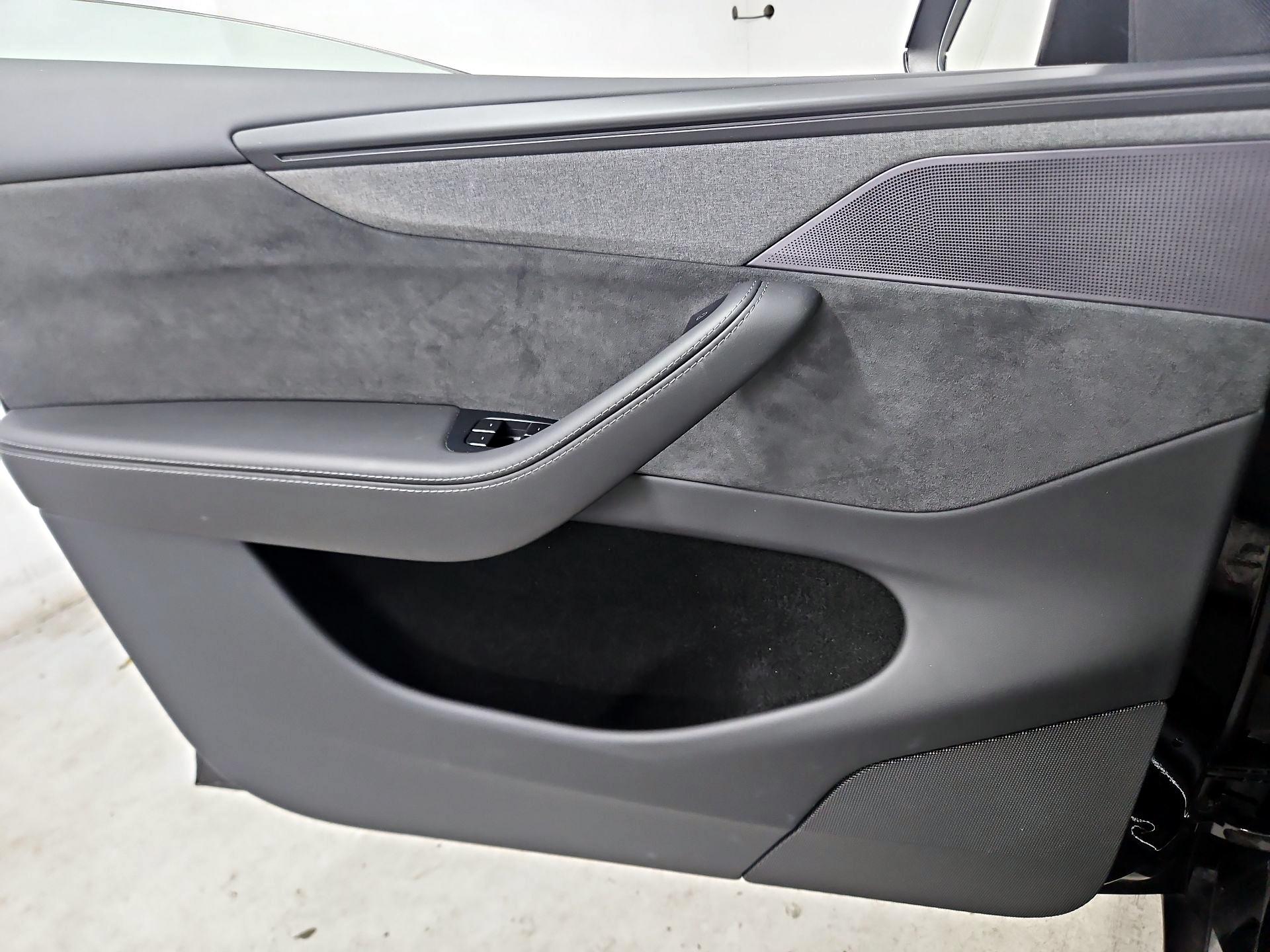 Thumbnail: 2026 Tesla Model Y - 12