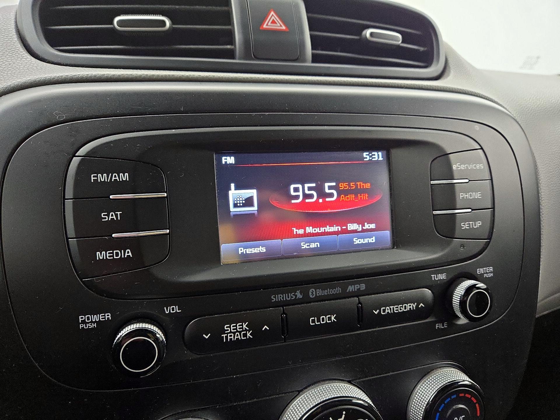 Thumbnail: 2015 Kia Soul - 15