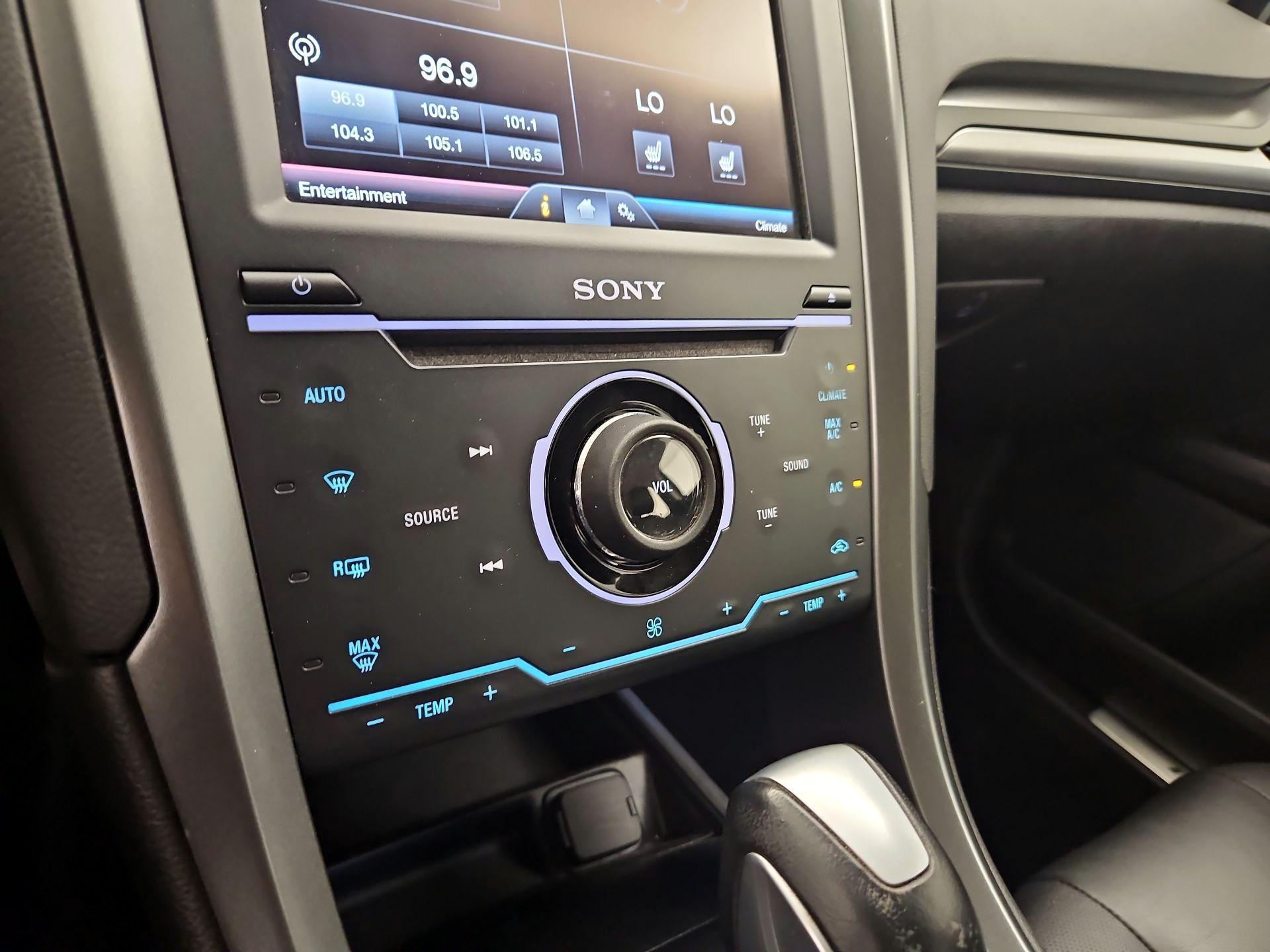 Thumbnail: 2014 Ford Fusion - 15