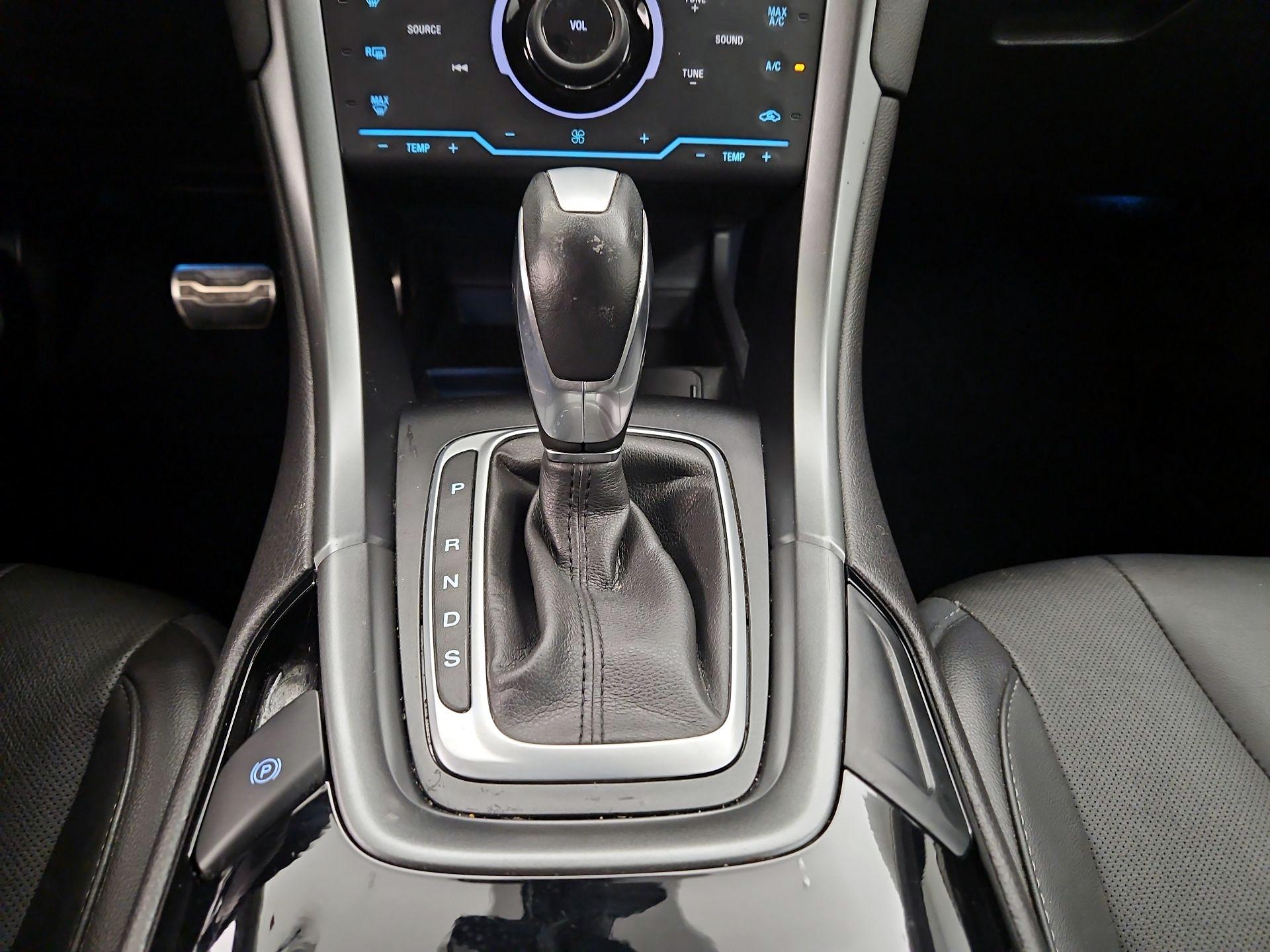 Thumbnail: 2014 Ford Fusion - 16