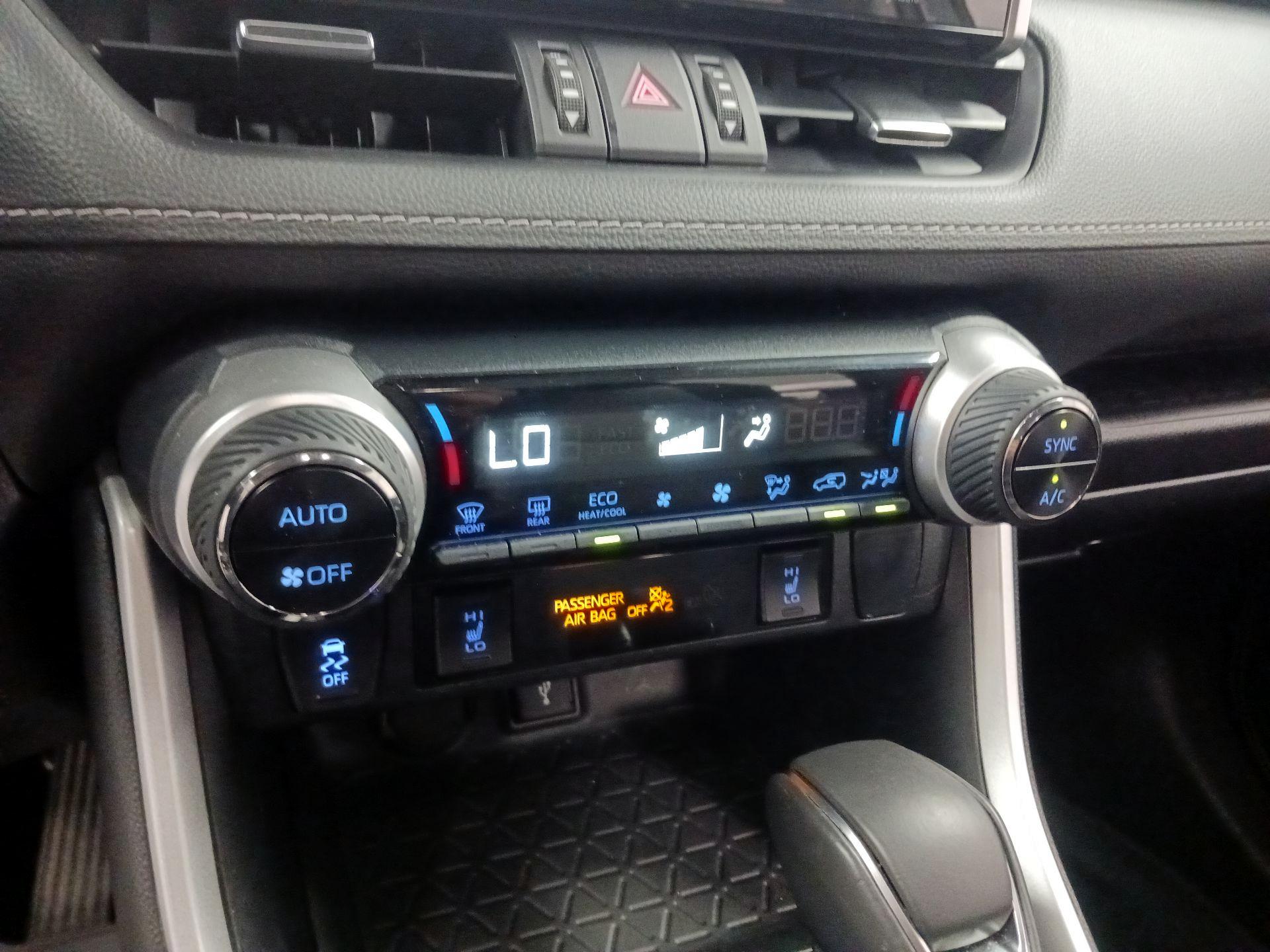 Thumbnail: 2022 Toyota RAV4 - 13