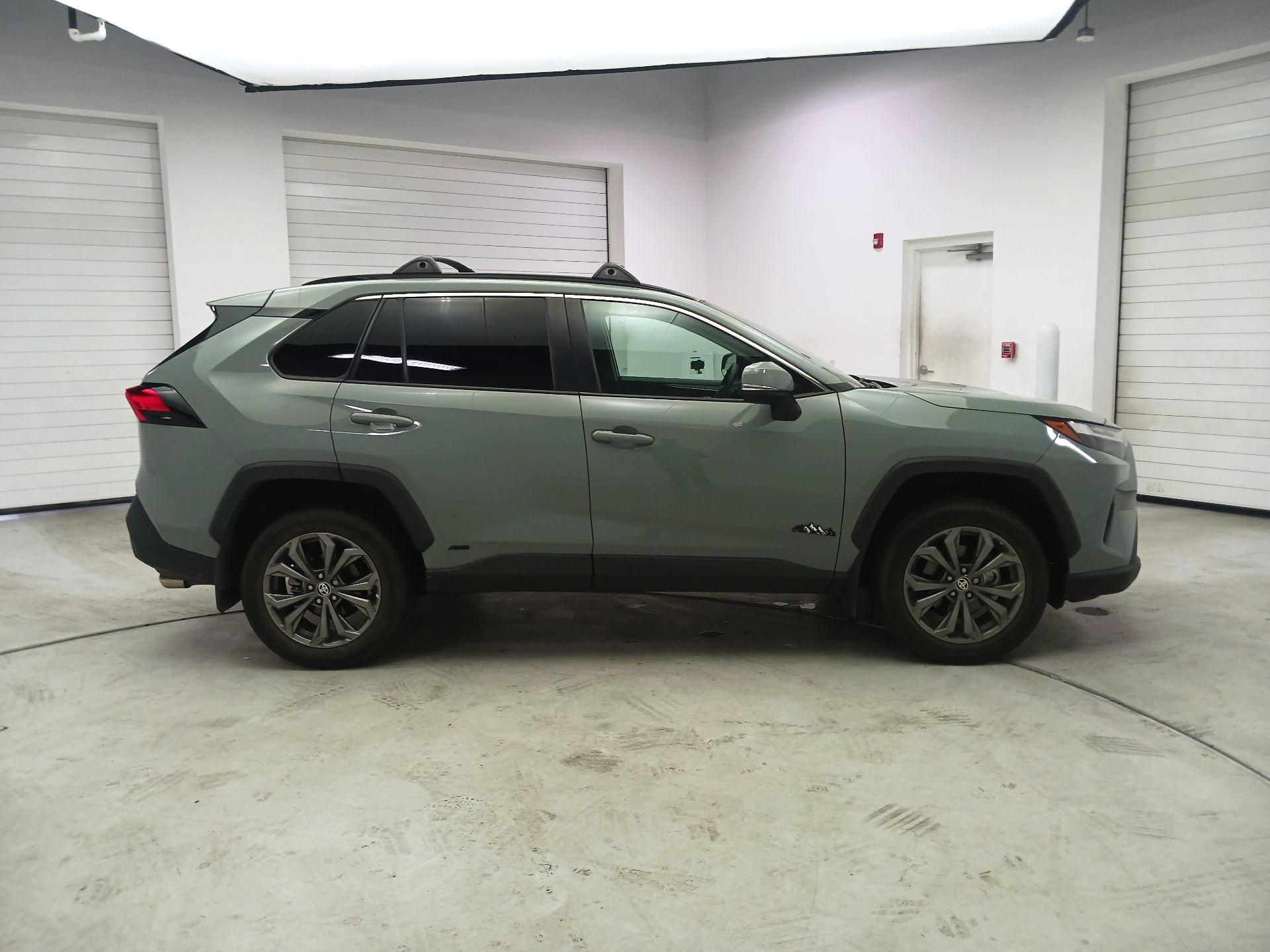 Thumbnail: 2022 Toyota RAV4 - 4