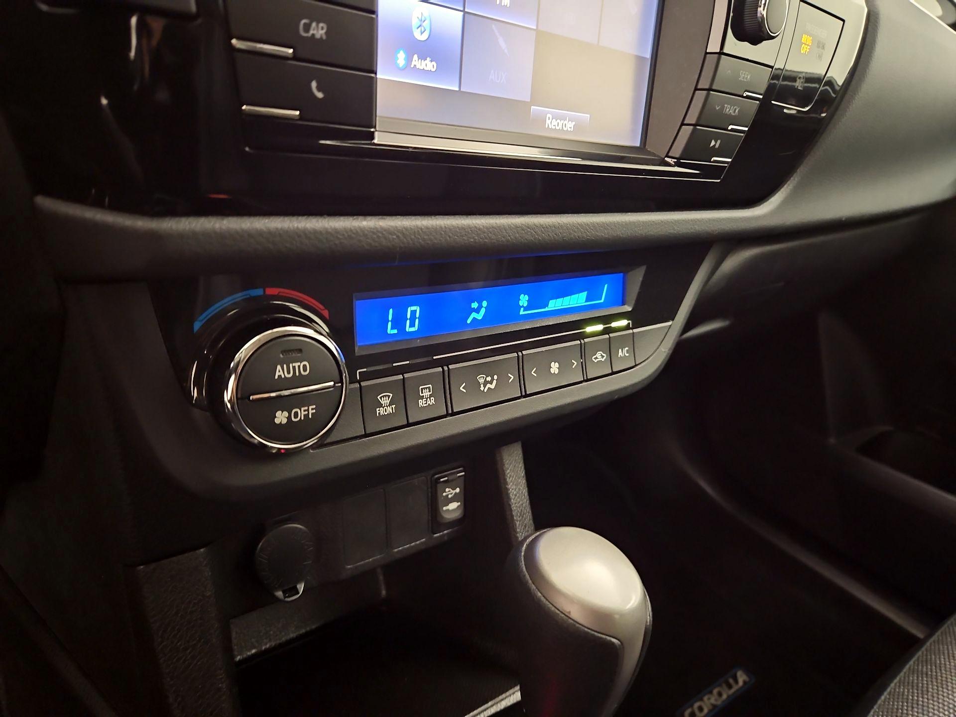 Thumbnail: 2016 Toyota Corolla - 15