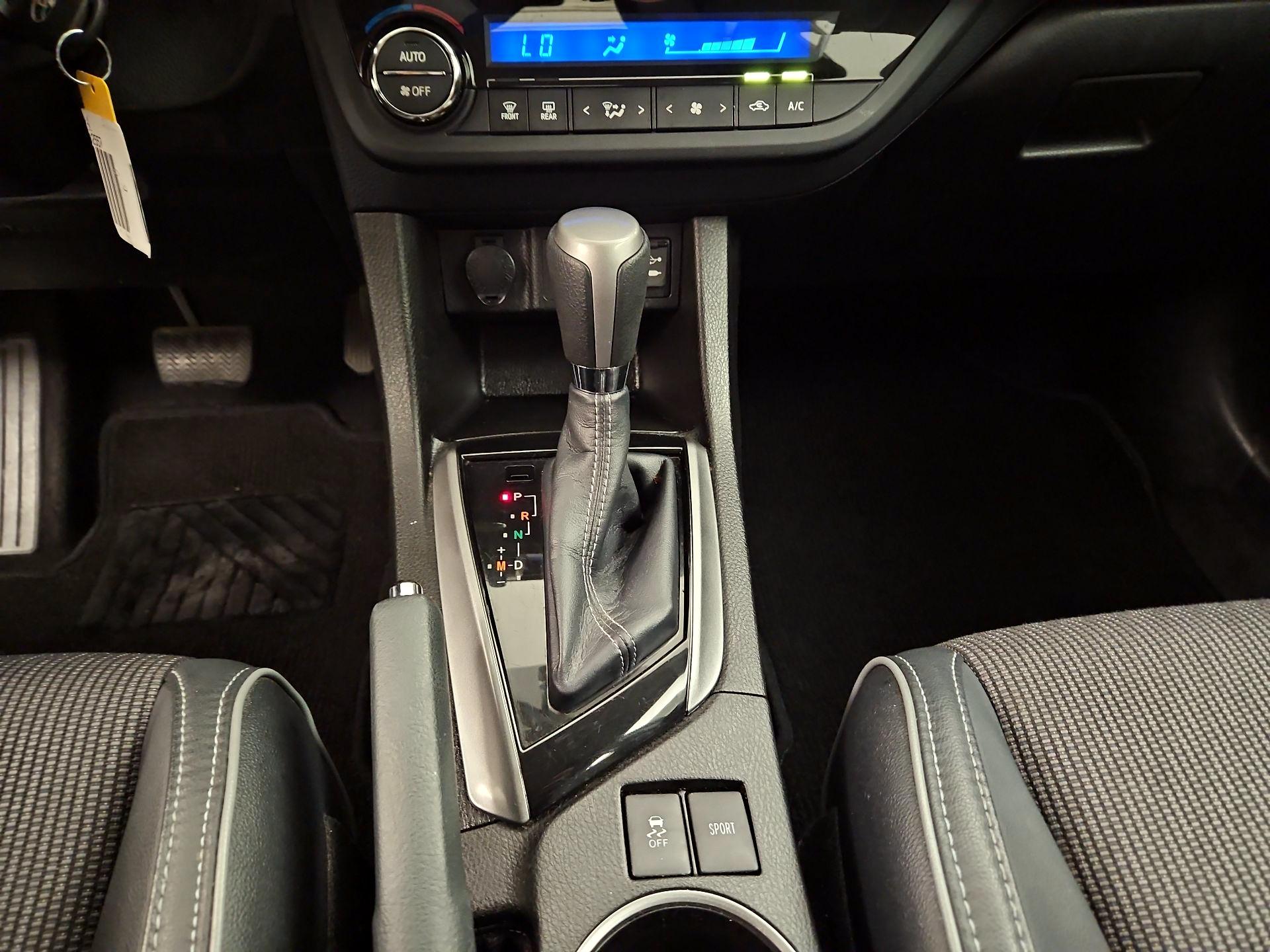 Thumbnail: 2016 Toyota Corolla - 16