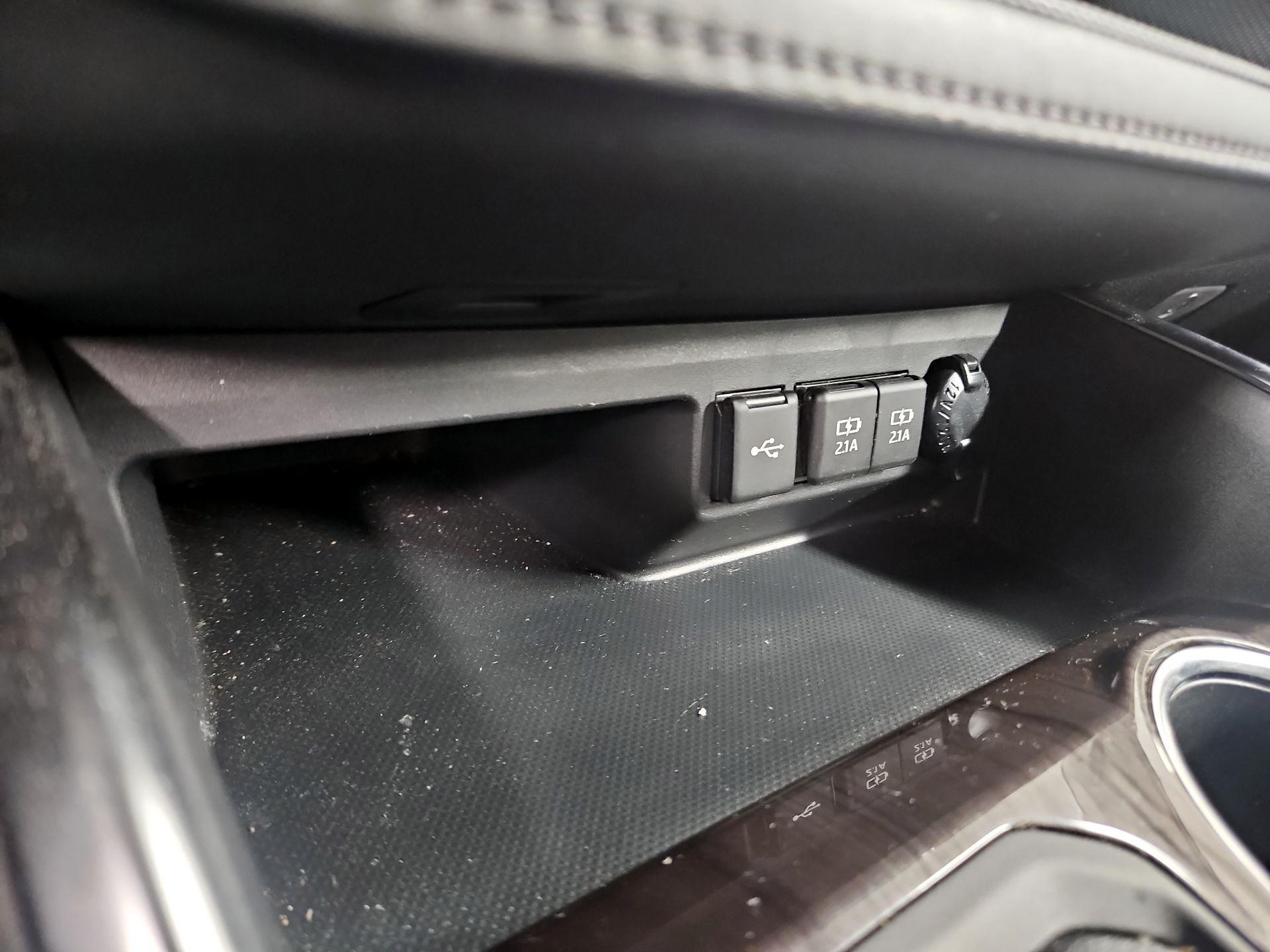 Thumbnail: 2021 Toyota Highlander - 18