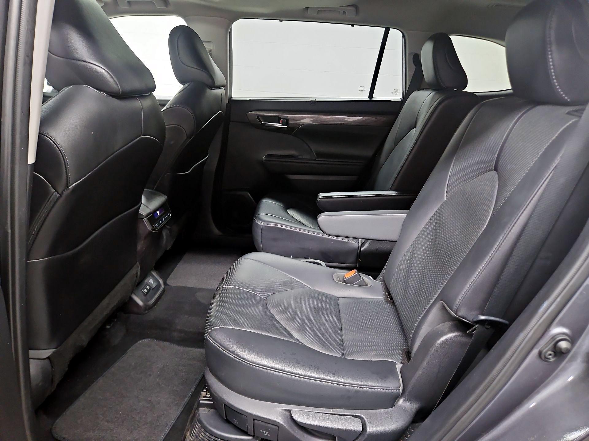 Thumbnail: 2021 Toyota Highlander - 20