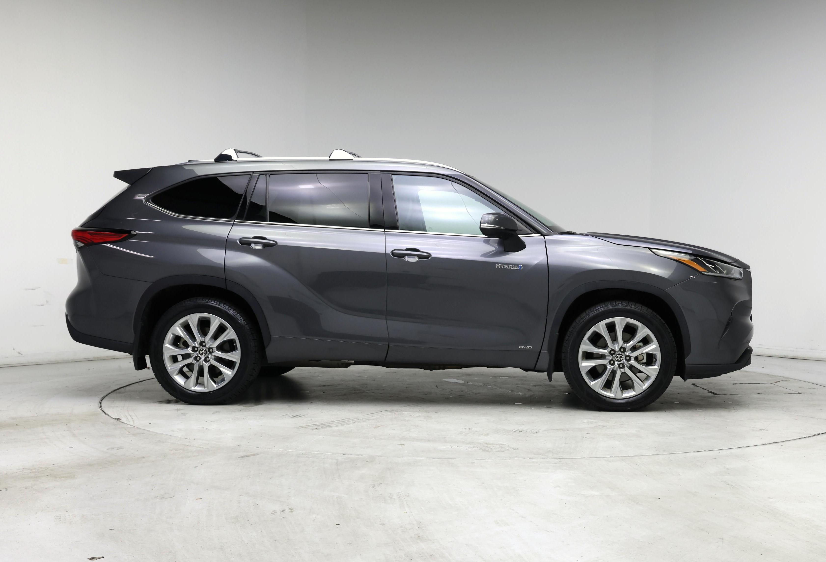 Thumbnail: 2021 Toyota Highlander - 7