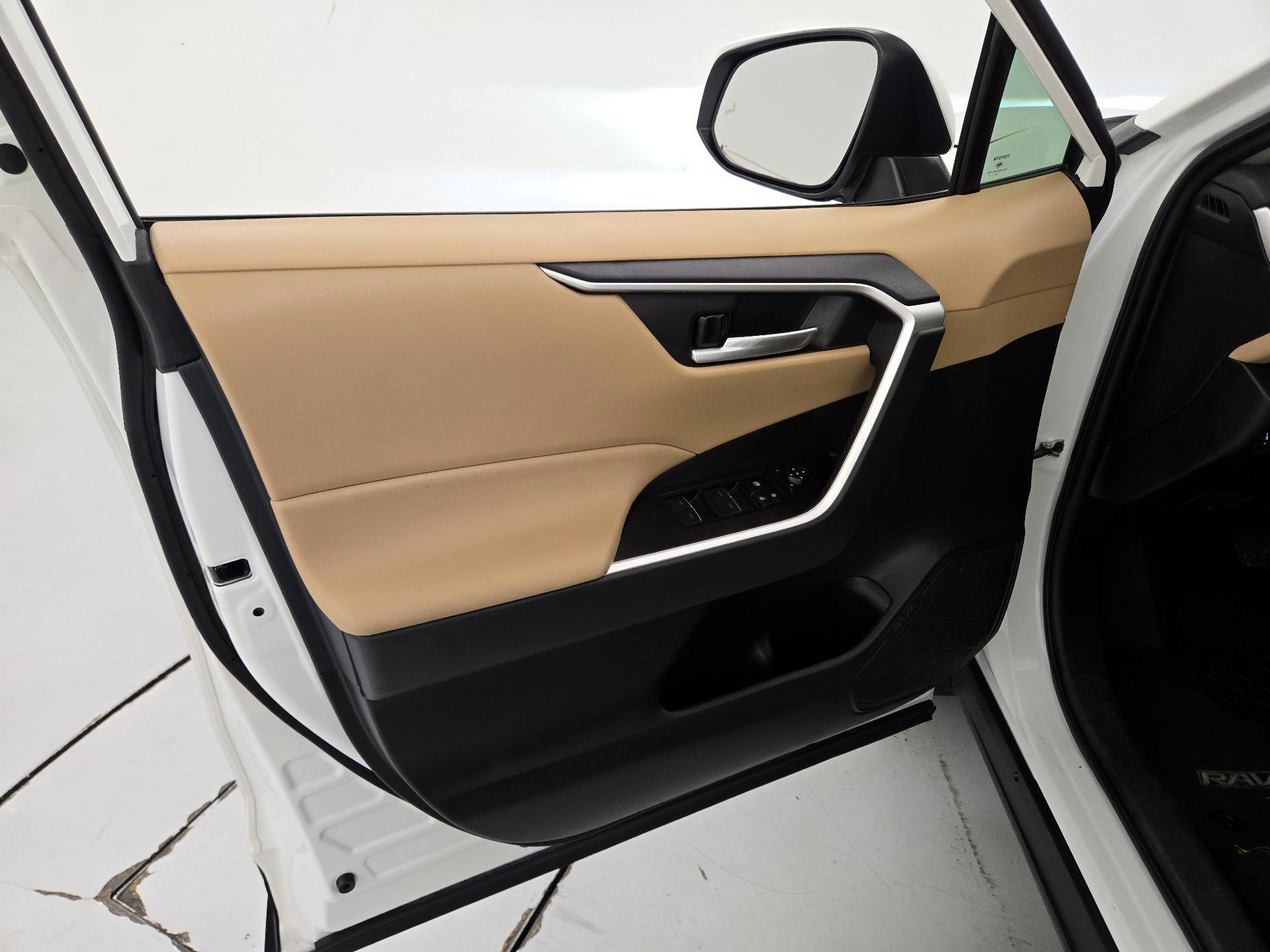 Thumbnail: 2023 Toyota RAV4 - 12