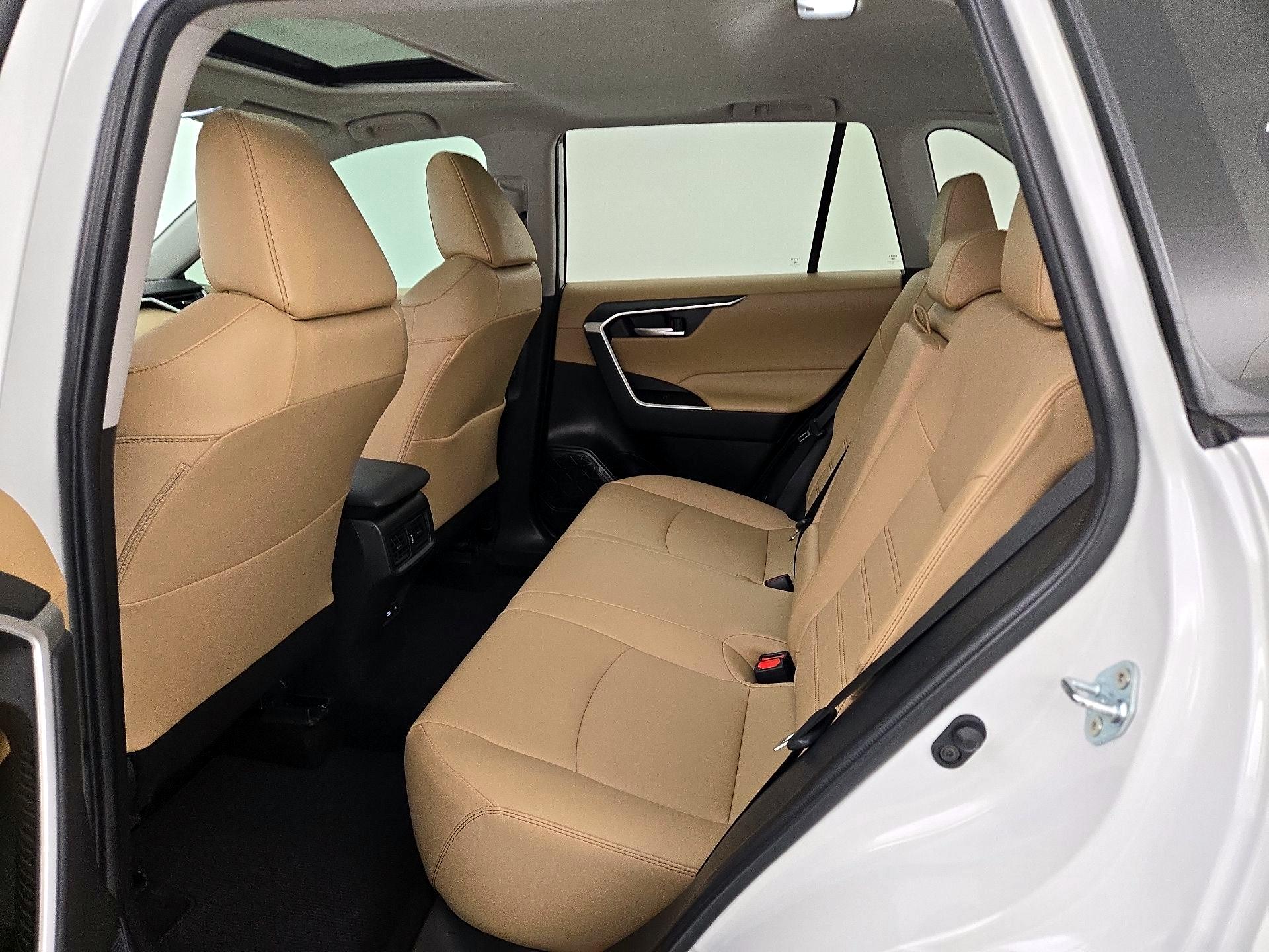 Thumbnail: 2023 Toyota RAV4 - 20