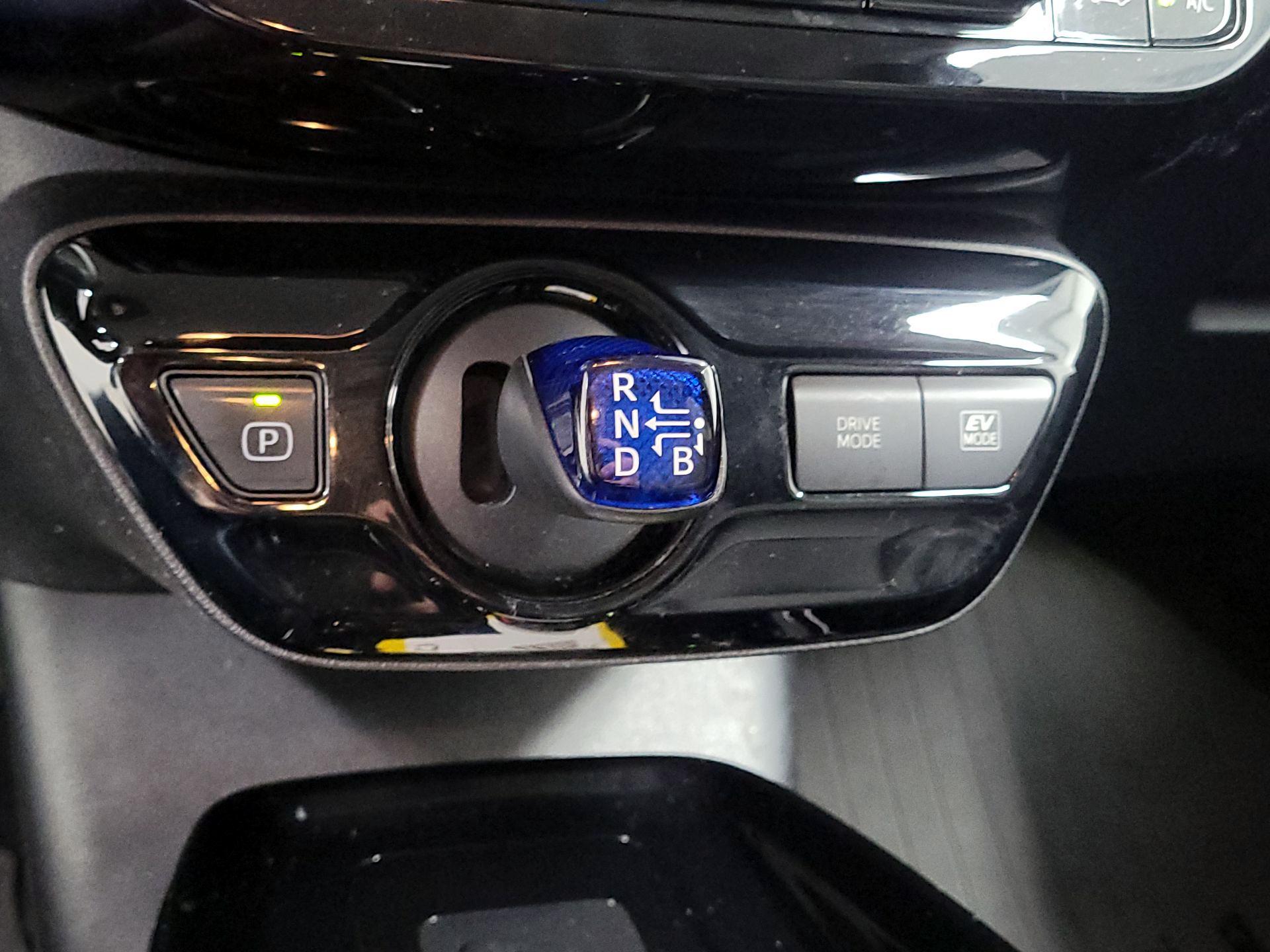 Thumbnail: 2021 Toyota Prius - 15
