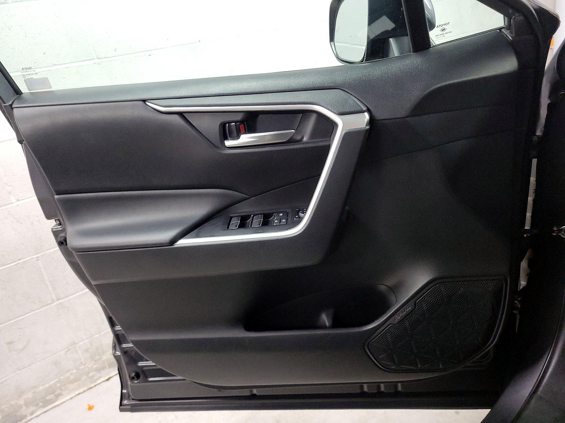 Thumbnail: 2024 Toyota RAV4 - 10