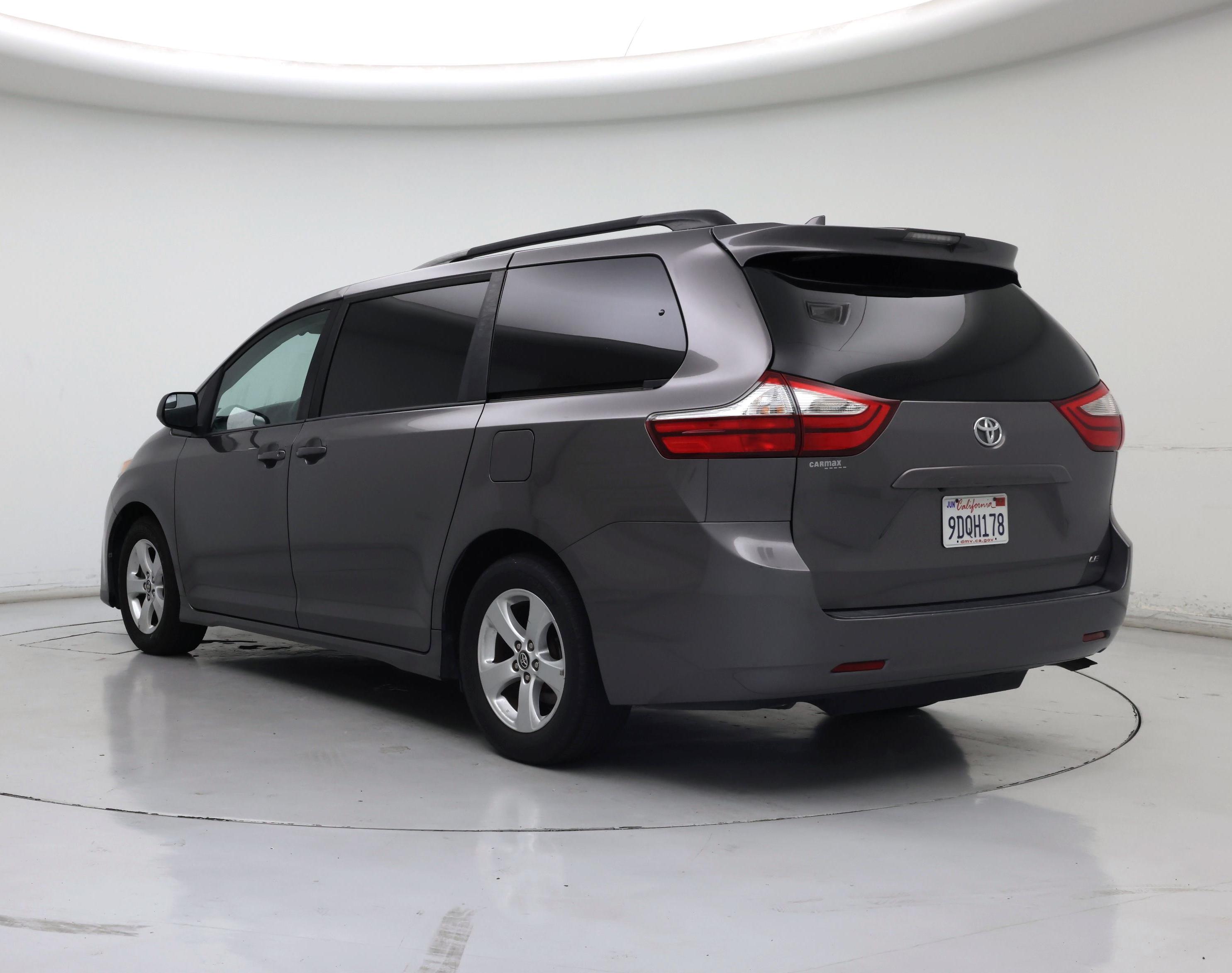 Thumbnail: 2018 Toyota Sienna - 2