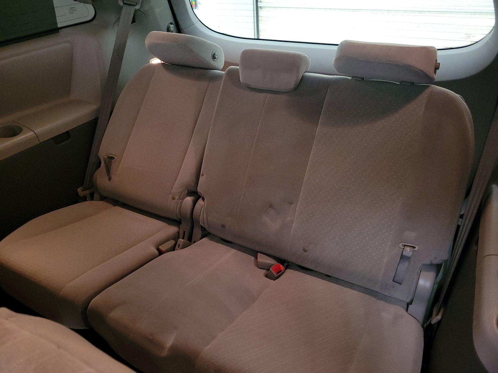 Thumbnail: 2018 Toyota Sienna - 20