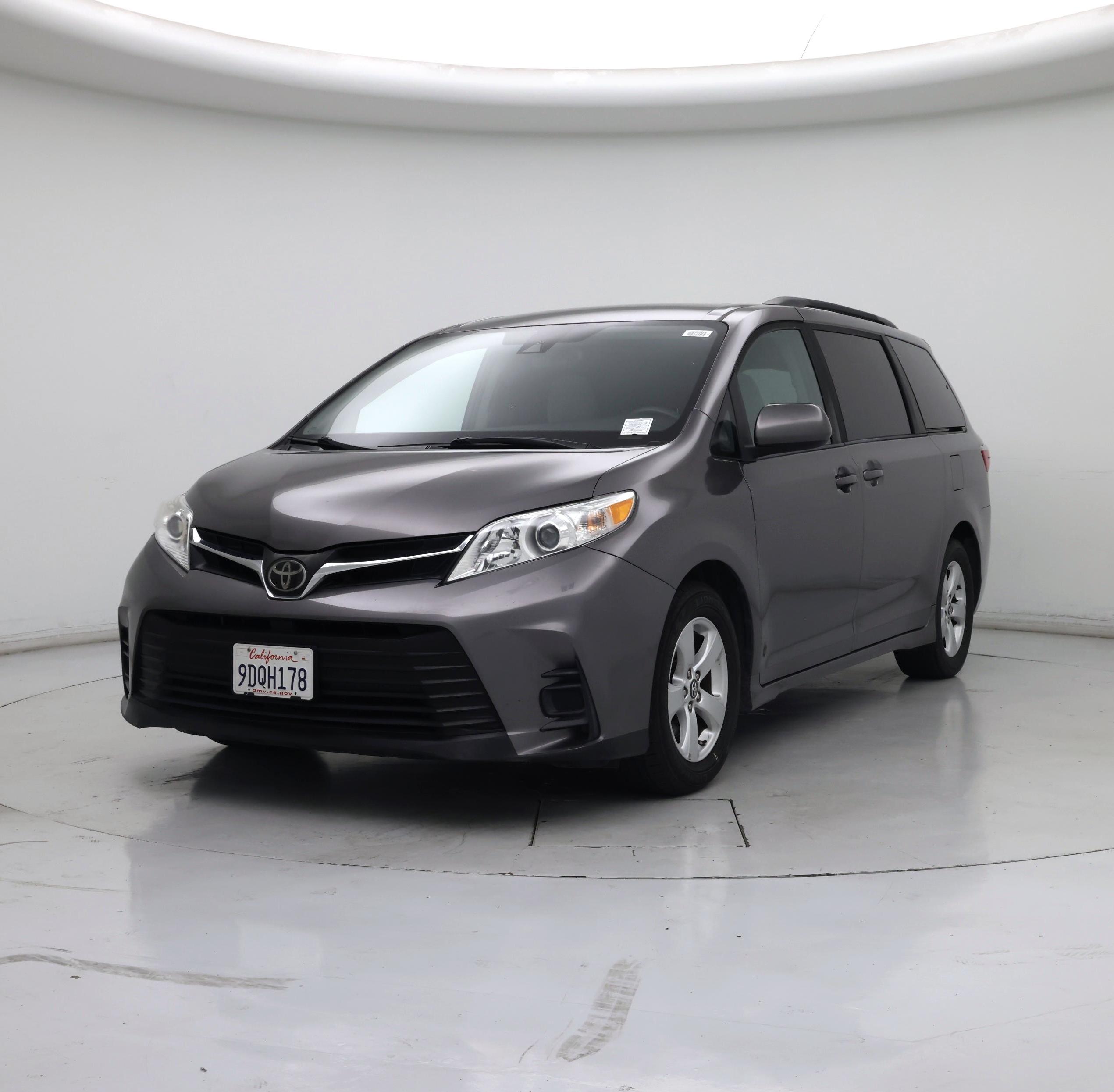 Thumbnail: 2018 Toyota Sienna - 4